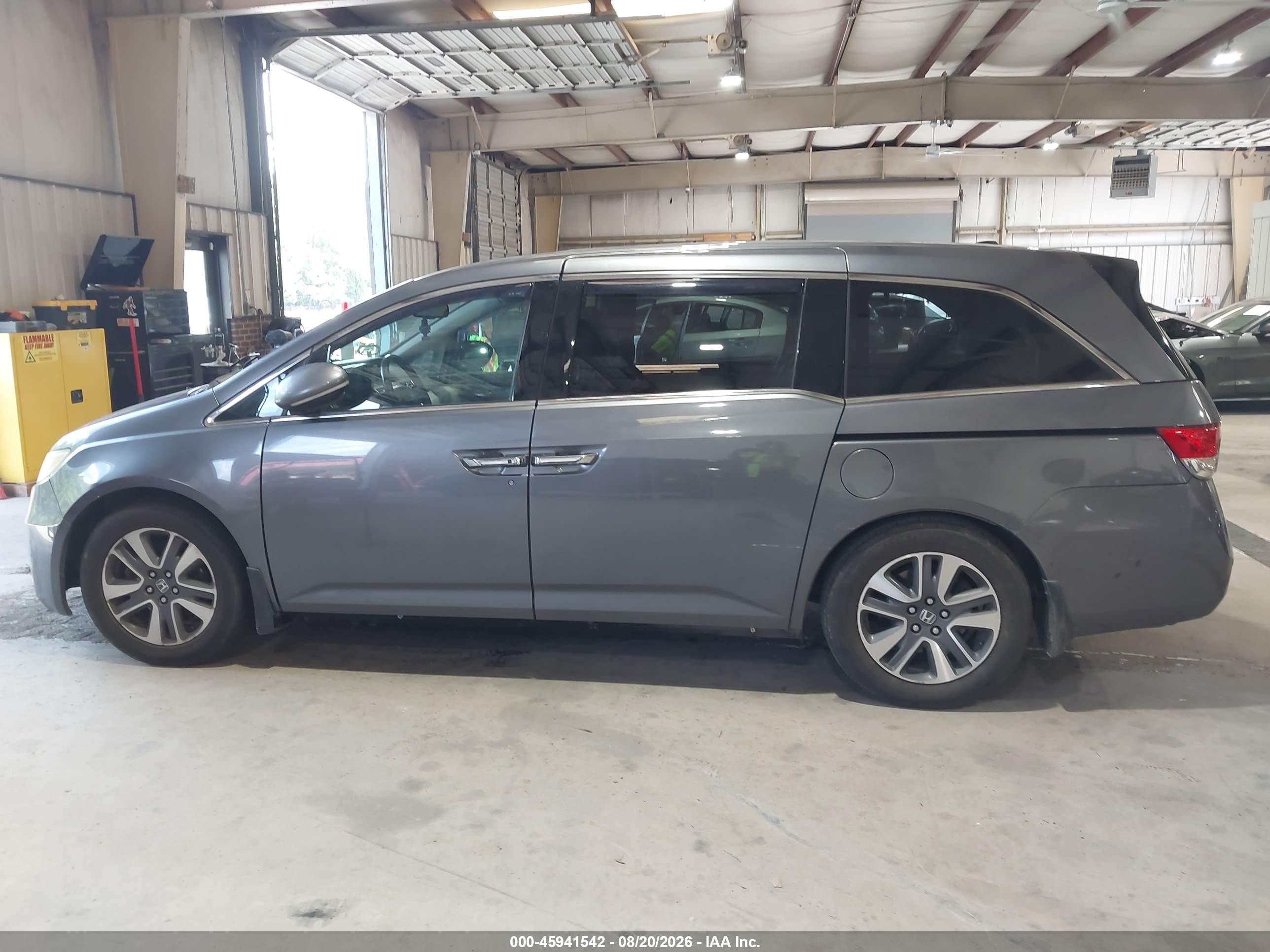 2014 Honda Odyssey Touring/touring Elite Gray vin: 5FNRL5H91EB136435