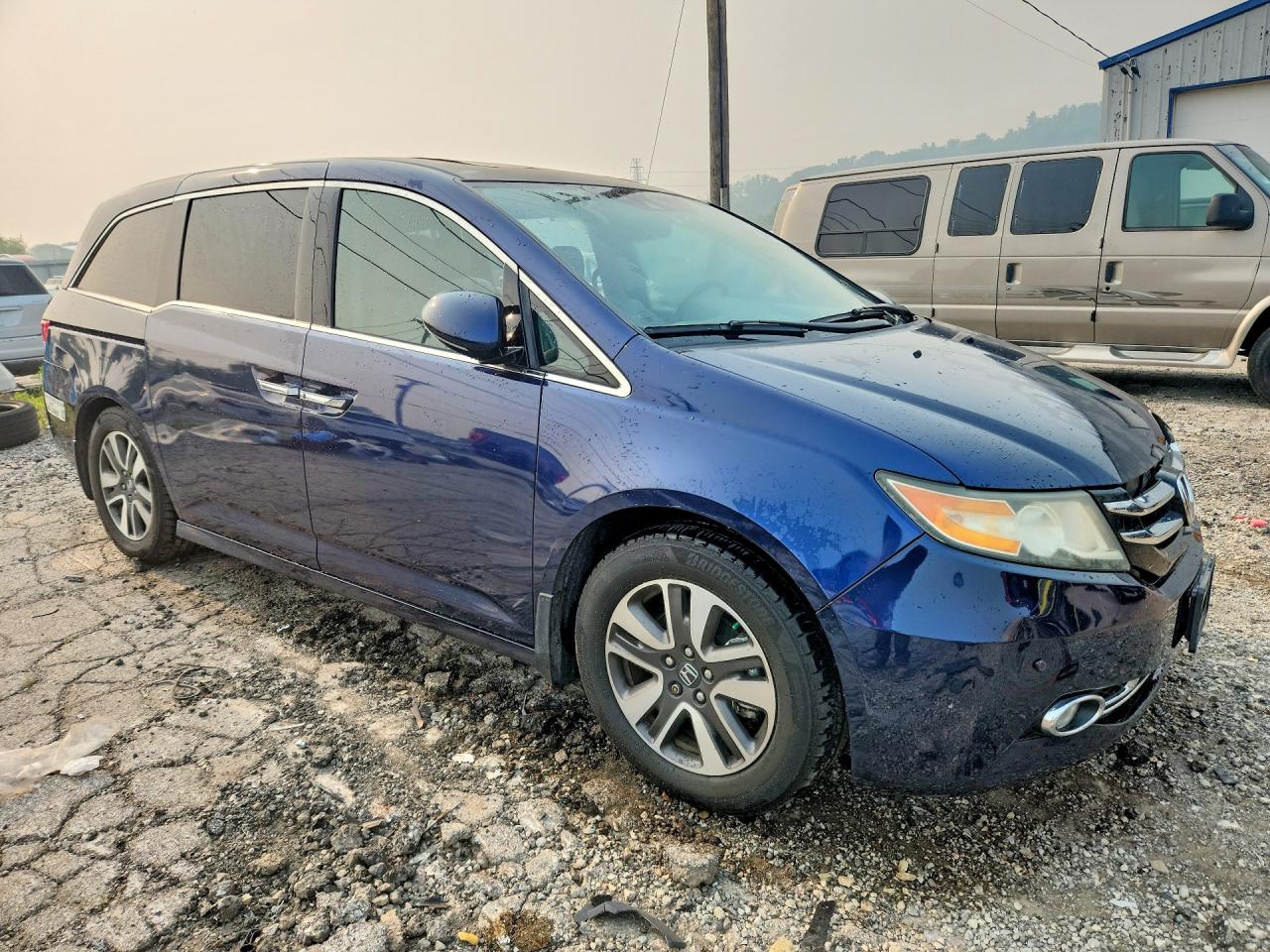 2014 Honda Odyssey Touring Blue vin: 5FNRL5H91EB139299