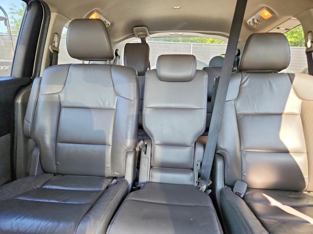 2015 Honda Odyssey Touring White vin: 5FNRL5H91FB037244