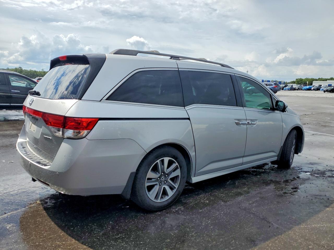 2015 Honda Odyssey Touring Серебряный vin: 5FNRL5H91FB072821