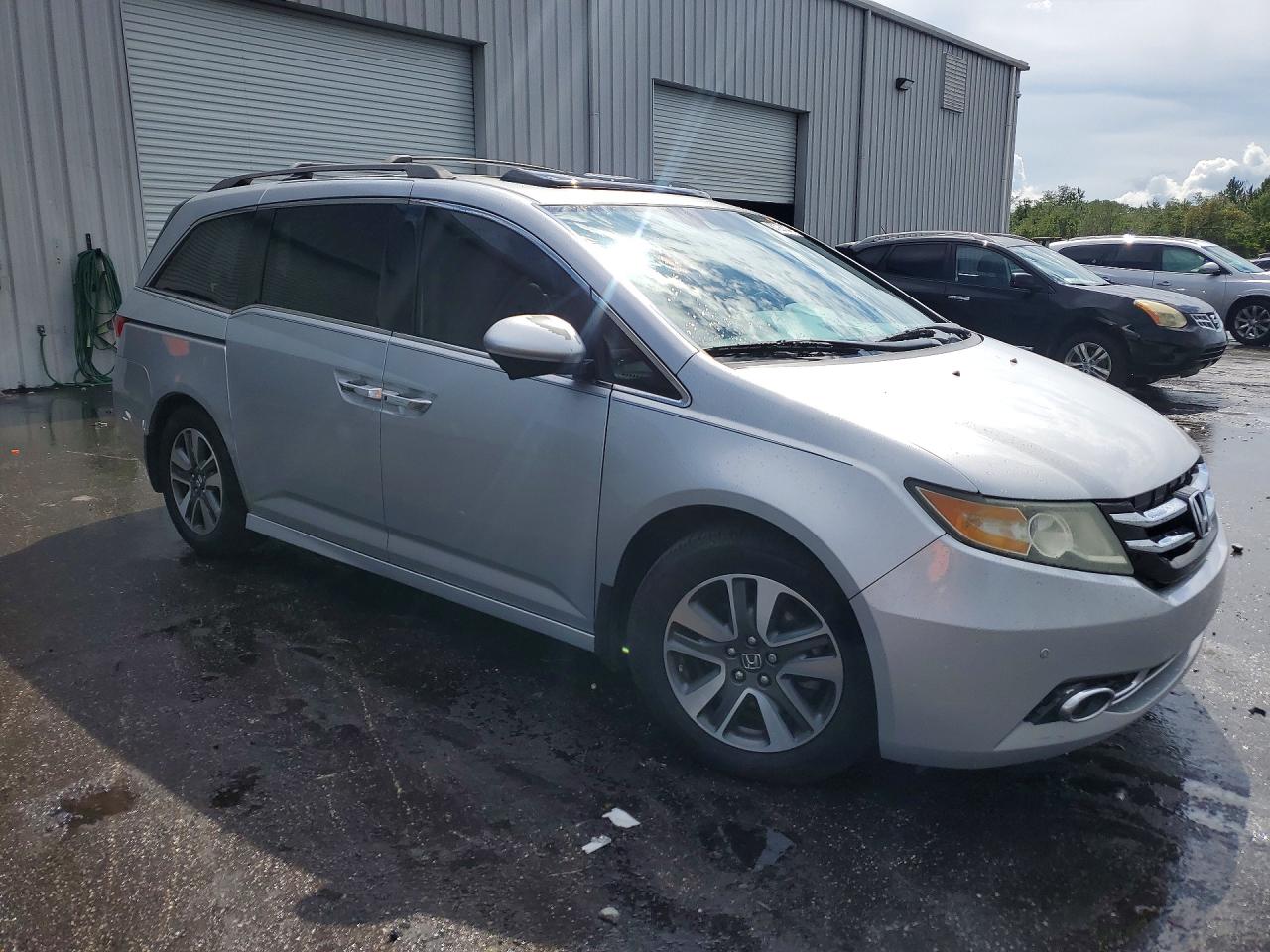 2015 Honda Odyssey Touring Серебряный vin: 5FNRL5H91FB072821