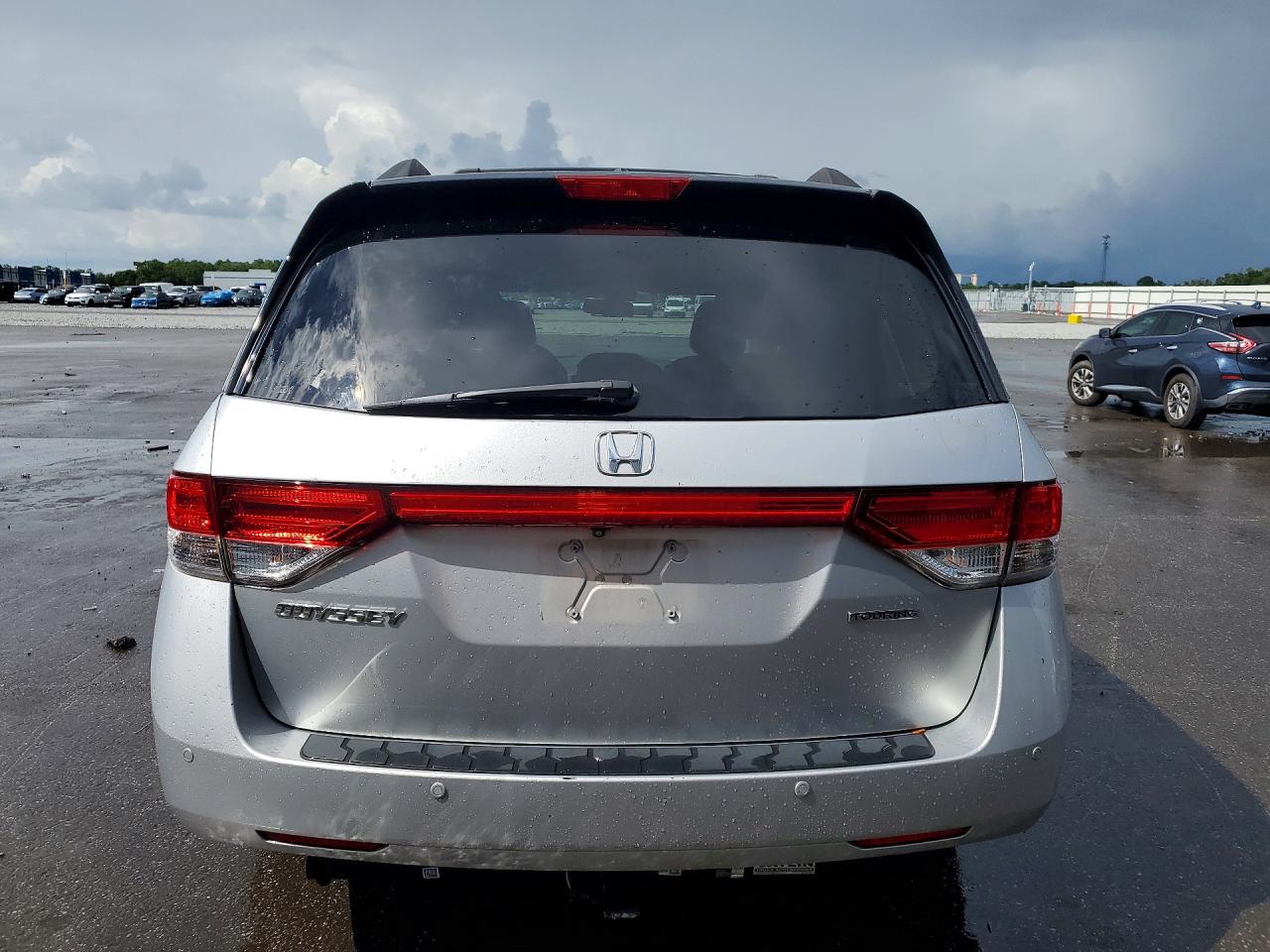 2015 Honda Odyssey Touring Серебряный vin: 5FNRL5H91FB072821