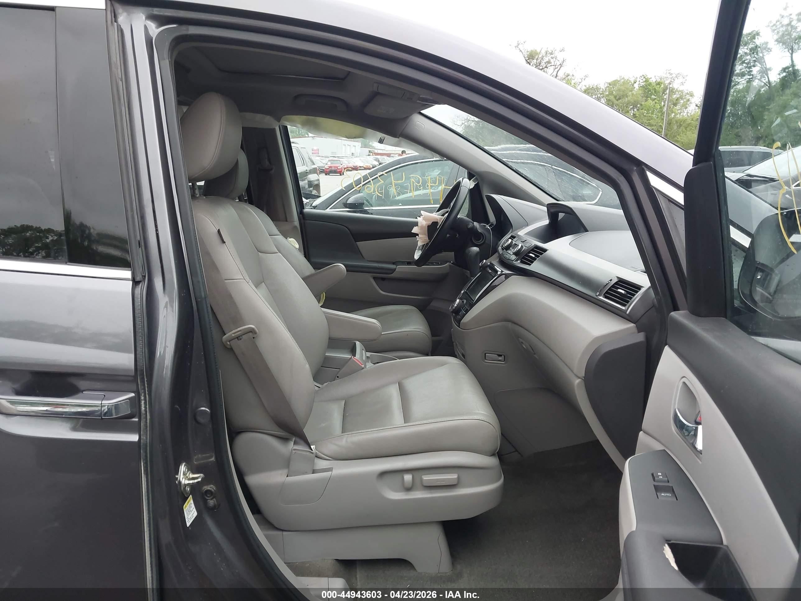 2015 Honda Odyssey Touring/touring Elite Gray vin: 5FNRL5H91FB077405