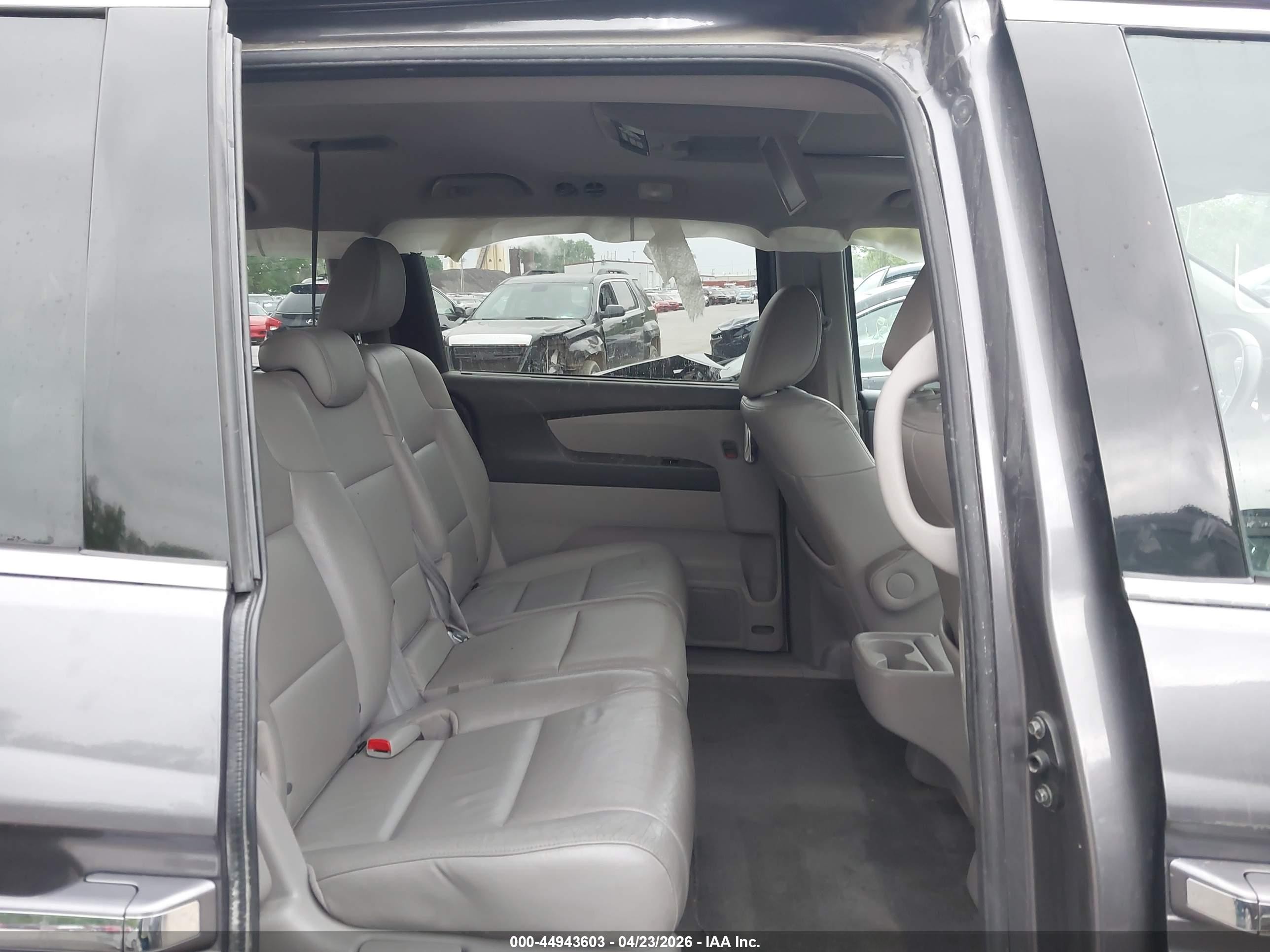 2015 Honda Odyssey Touring/touring Elite Gray vin: 5FNRL5H91FB077405