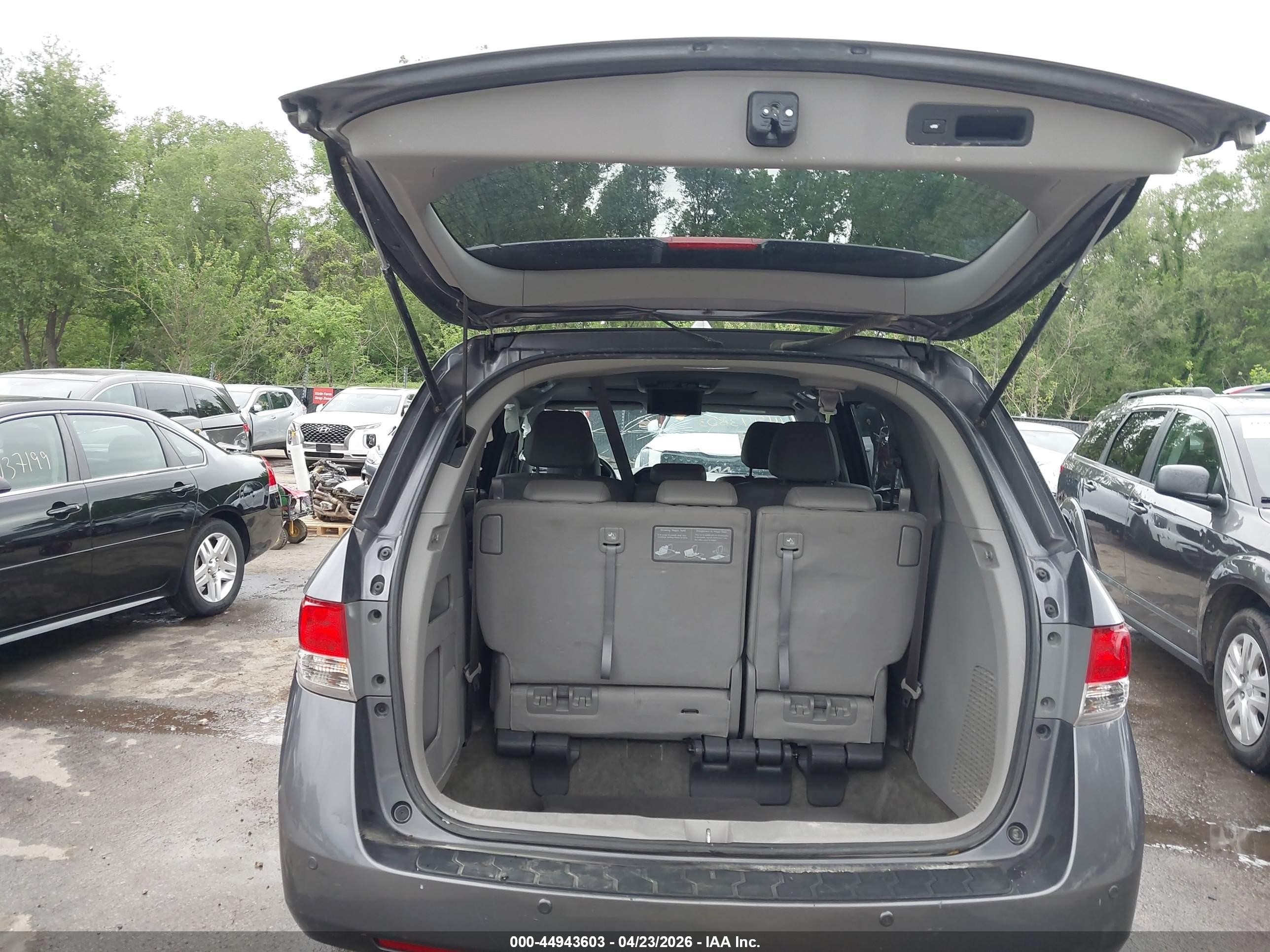 2015 Honda Odyssey Touring/touring Elite Gray vin: 5FNRL5H91FB077405