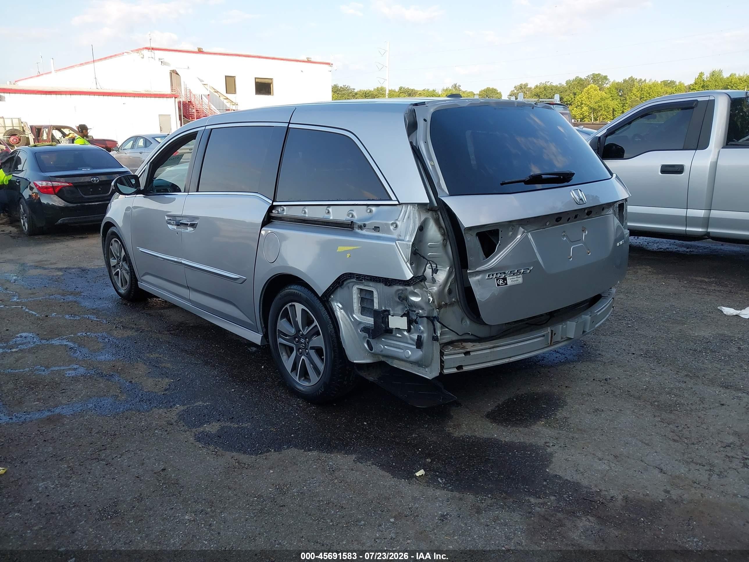 2015 Honda Odyssey Touring/touring Elite Silver vin: 5FNRL5H91FB094088
