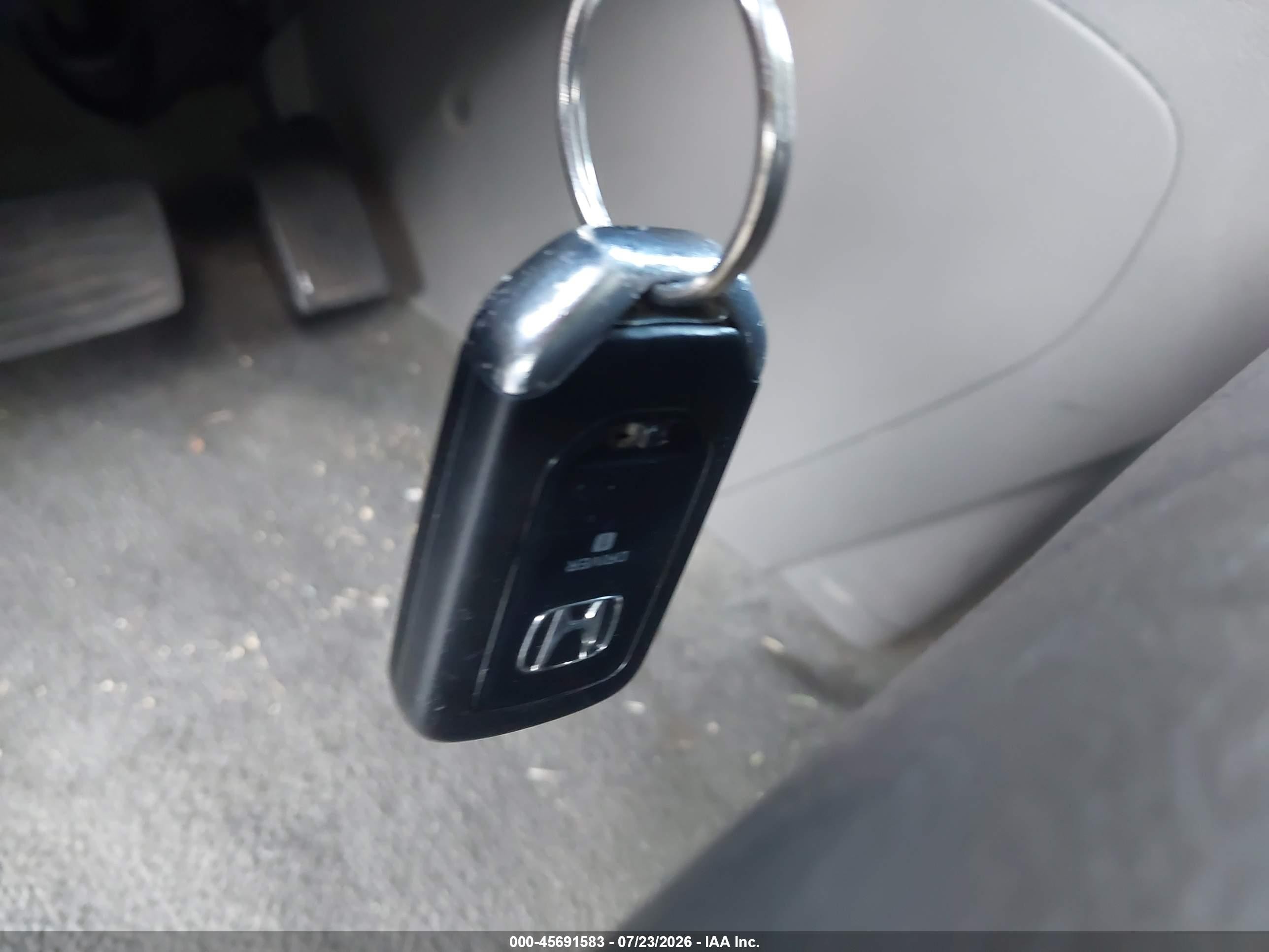 2015 Honda Odyssey Touring/touring Elite Silver vin: 5FNRL5H91FB094088