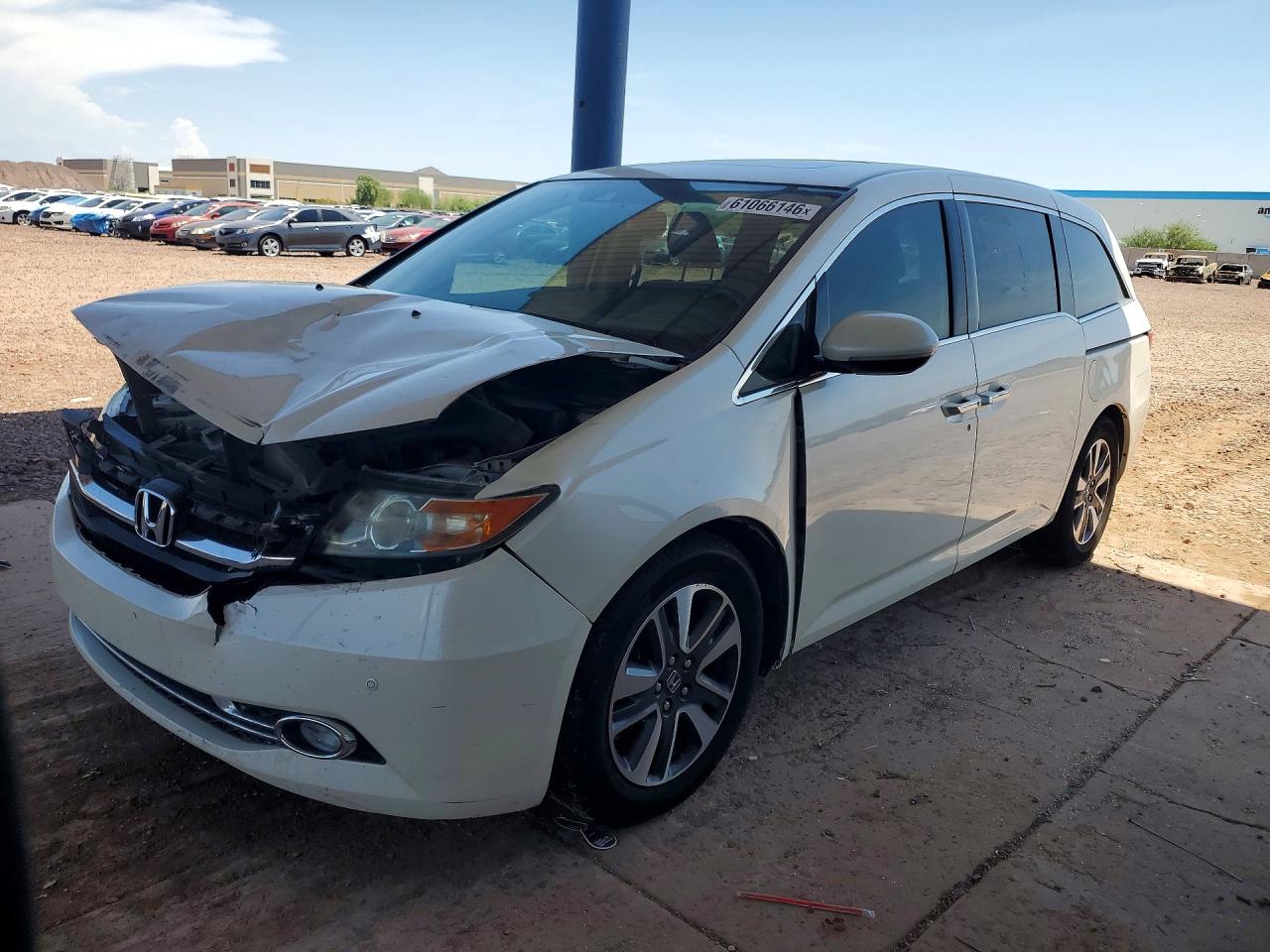 2015 Honda Odyssey Touring White vin: 5FNRL5H91FB094768