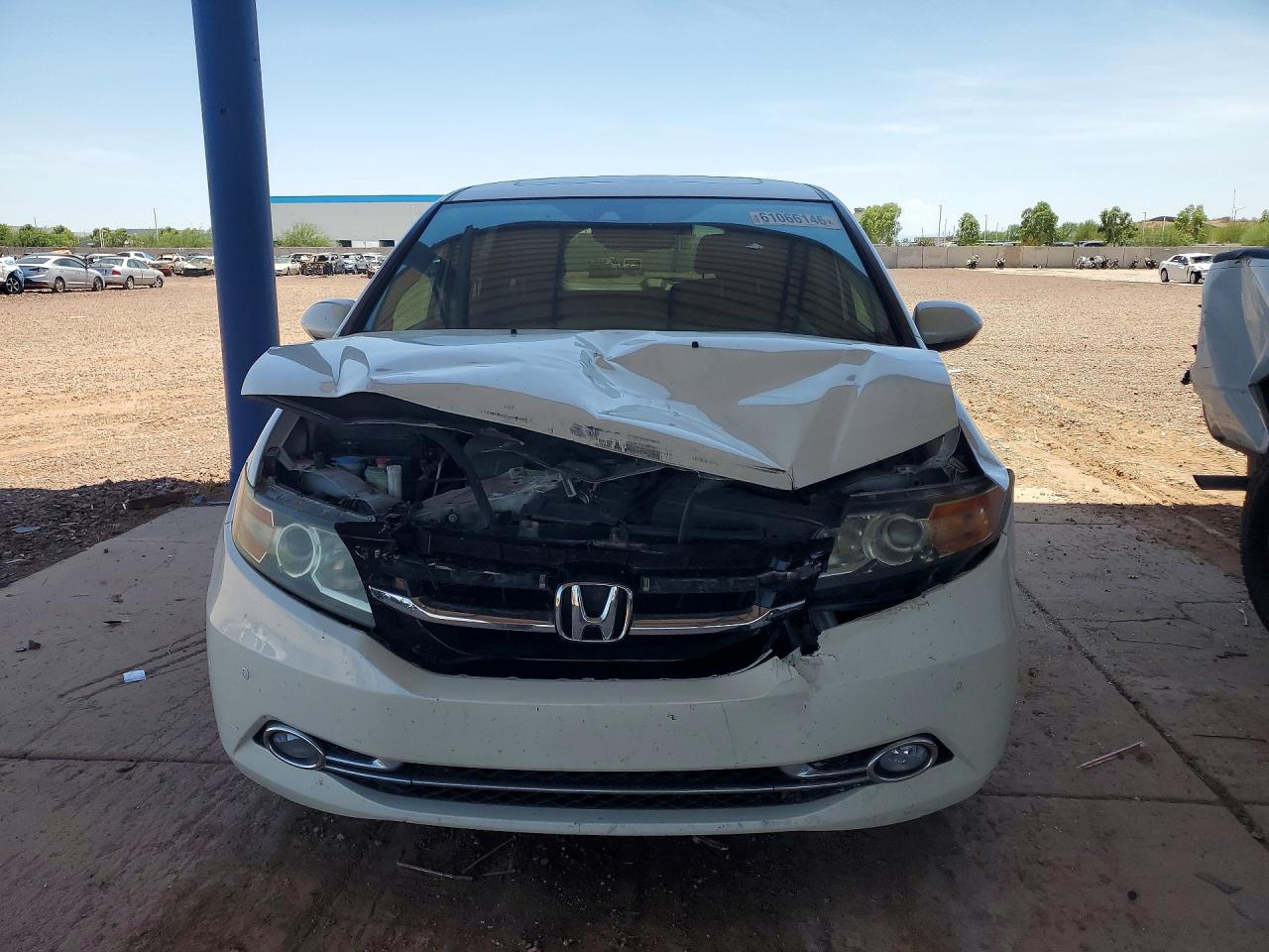 2015 Honda Odyssey Touring White vin: 5FNRL5H91FB094768