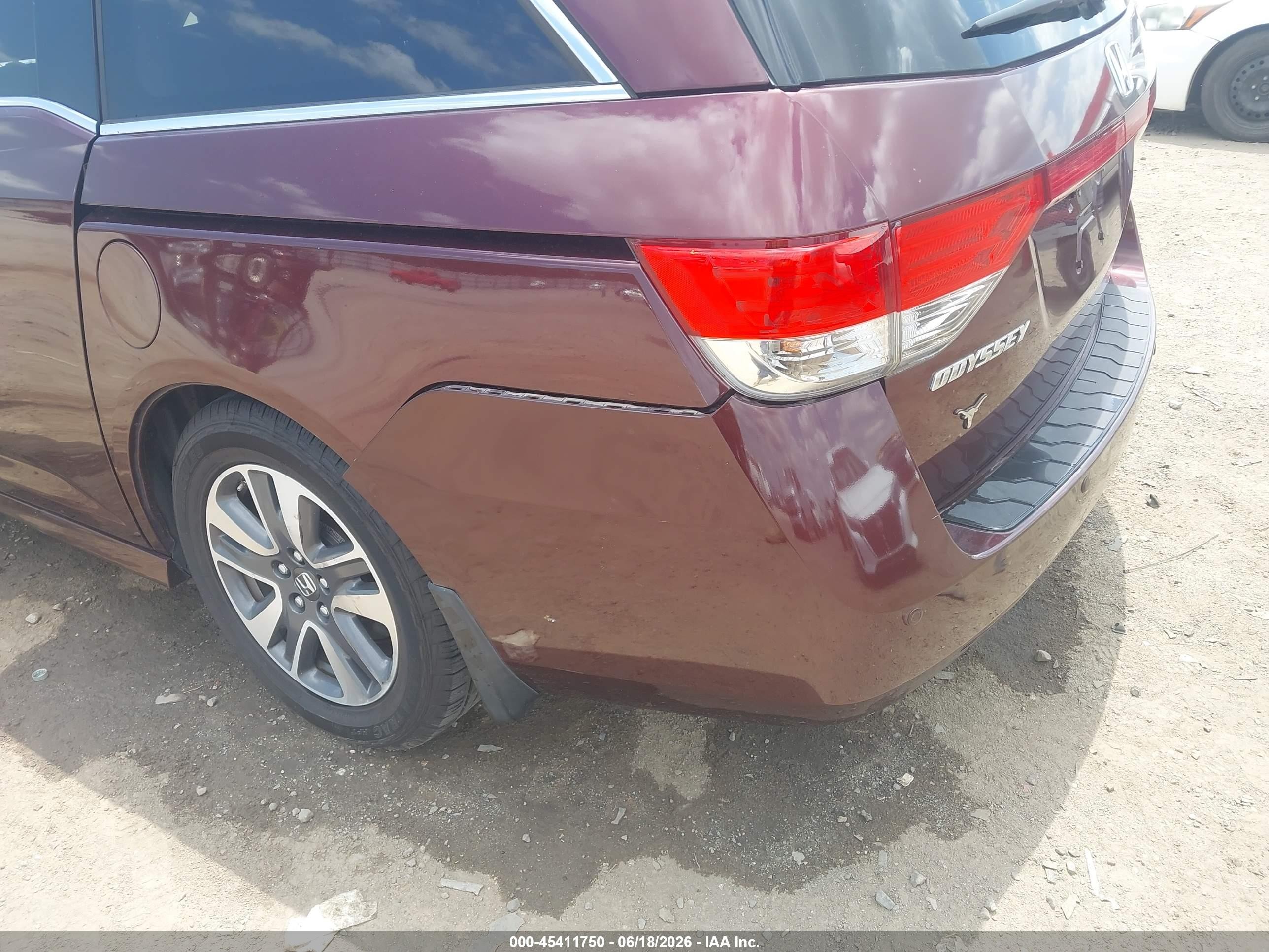 2015 Honda Odyssey Touring/touring Elite Бордовый vin: 5FNRL5H91FB108751