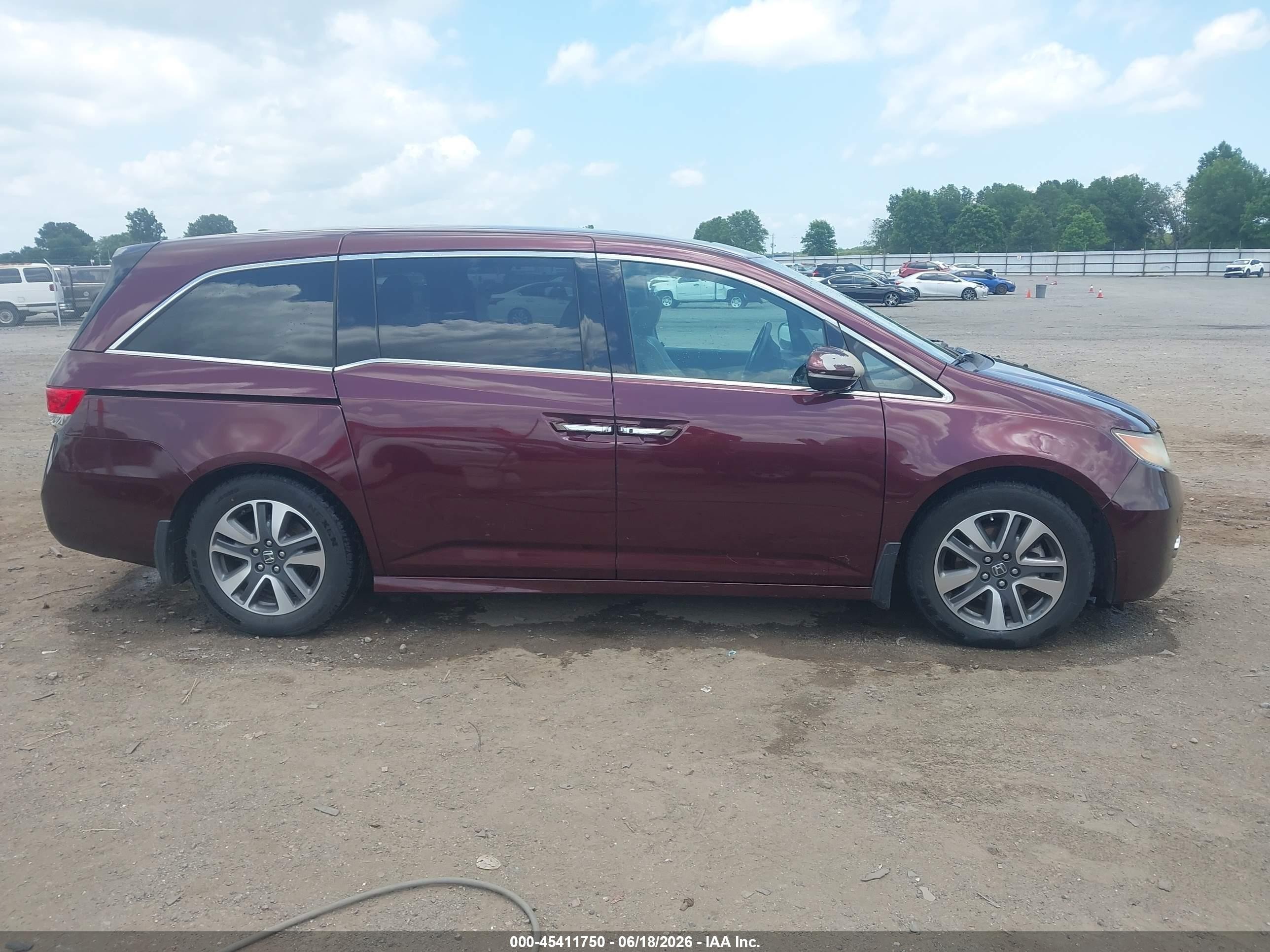 2015 Honda Odyssey Touring/touring Elite Бордовый vin: 5FNRL5H91FB108751