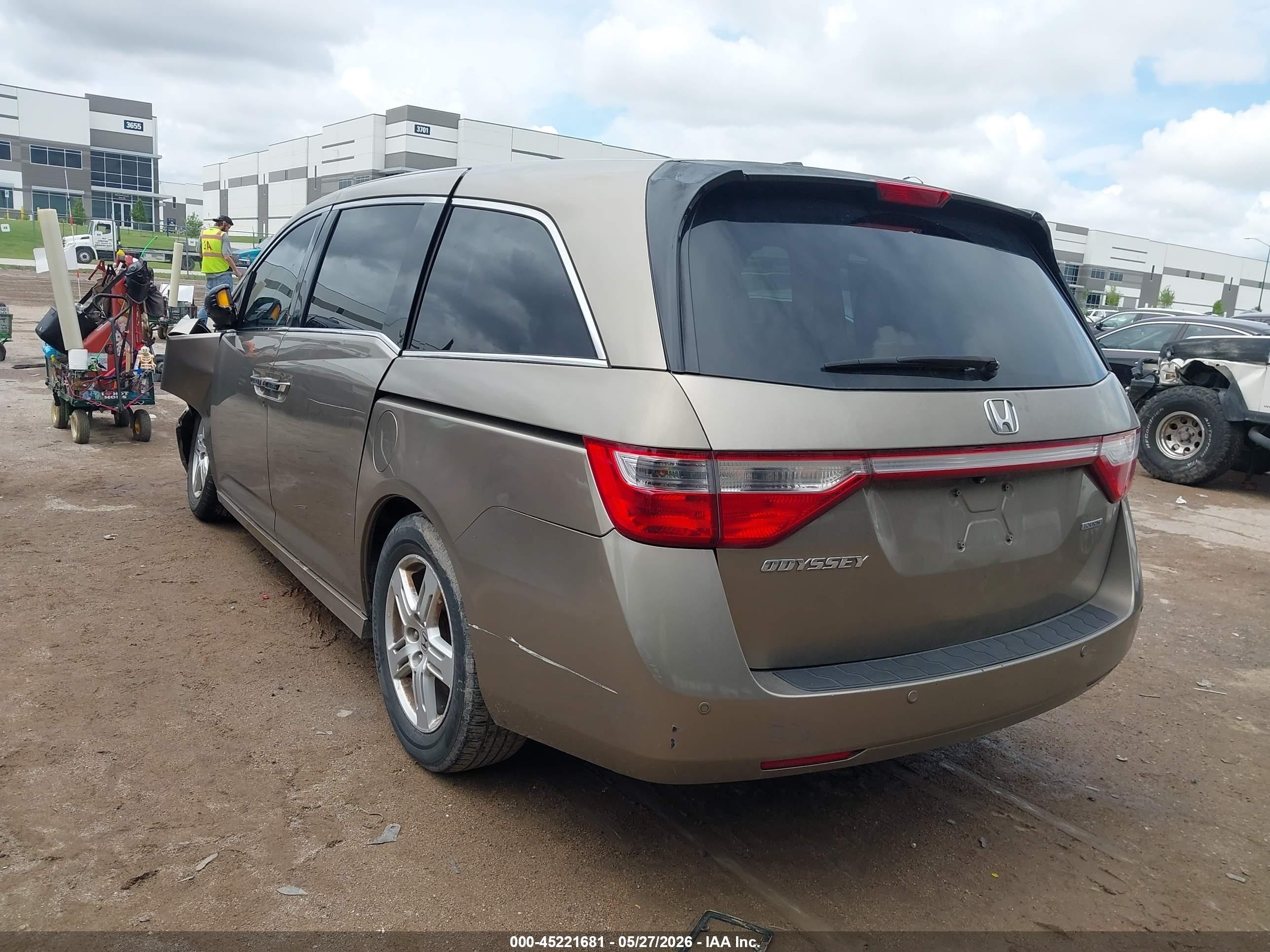 2011 Honda Odyssey Touring/touring Elite Gold vin: 5FNRL5H92BB006742