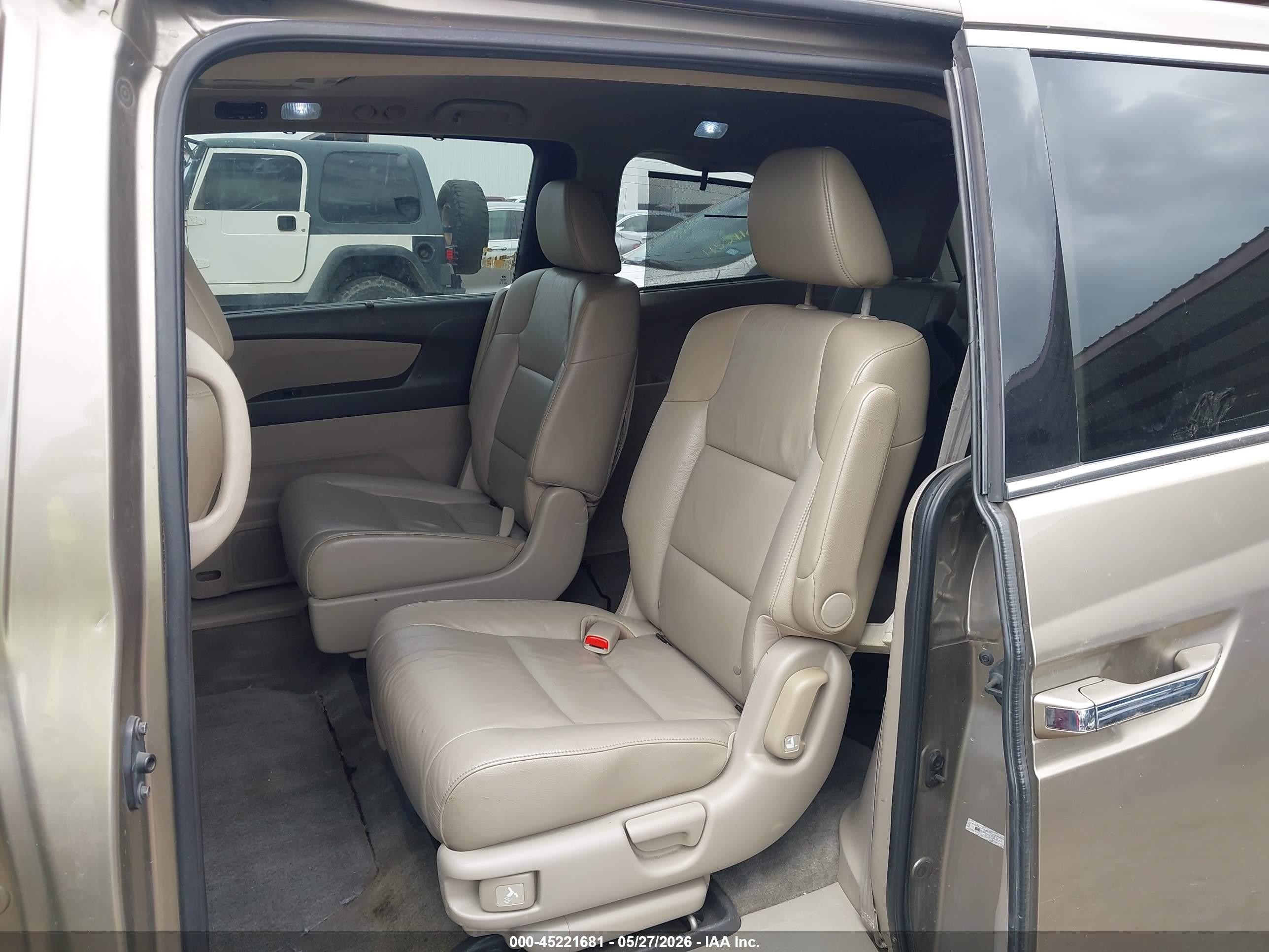 2011 Honda Odyssey Touring/touring Elite Gold vin: 5FNRL5H92BB006742