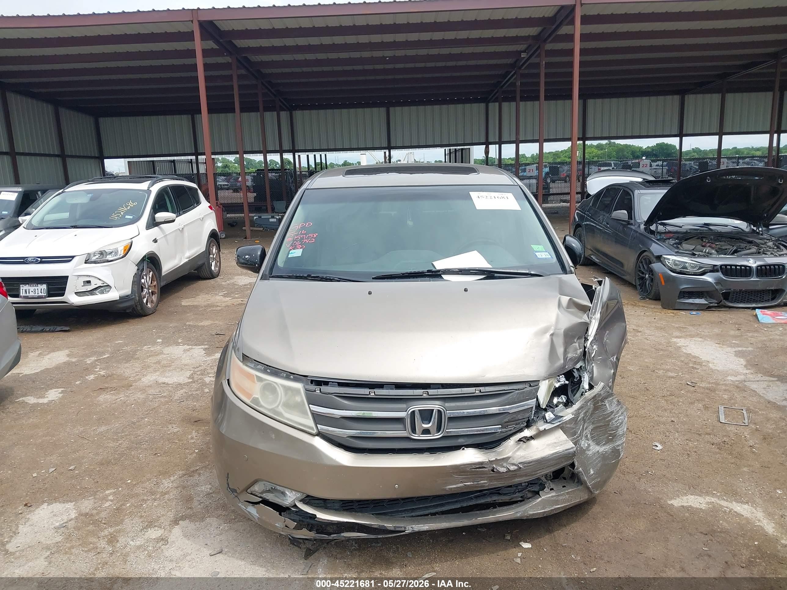 2011 Honda Odyssey Touring/touring Elite Gold vin: 5FNRL5H92BB006742