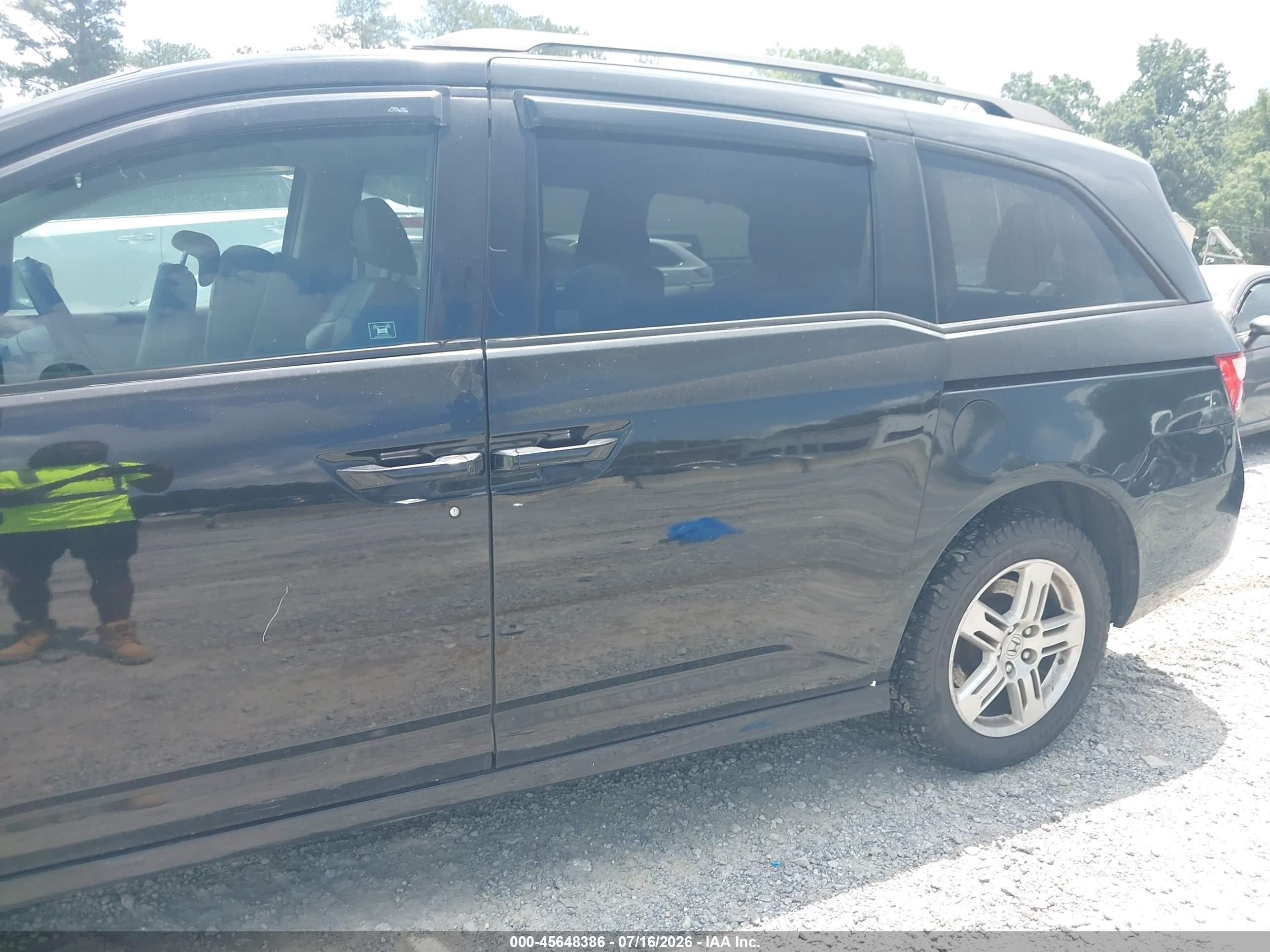 2011 Honda Odyssey Touring/touring Elite Black vin: 5FNRL5H92BB010760