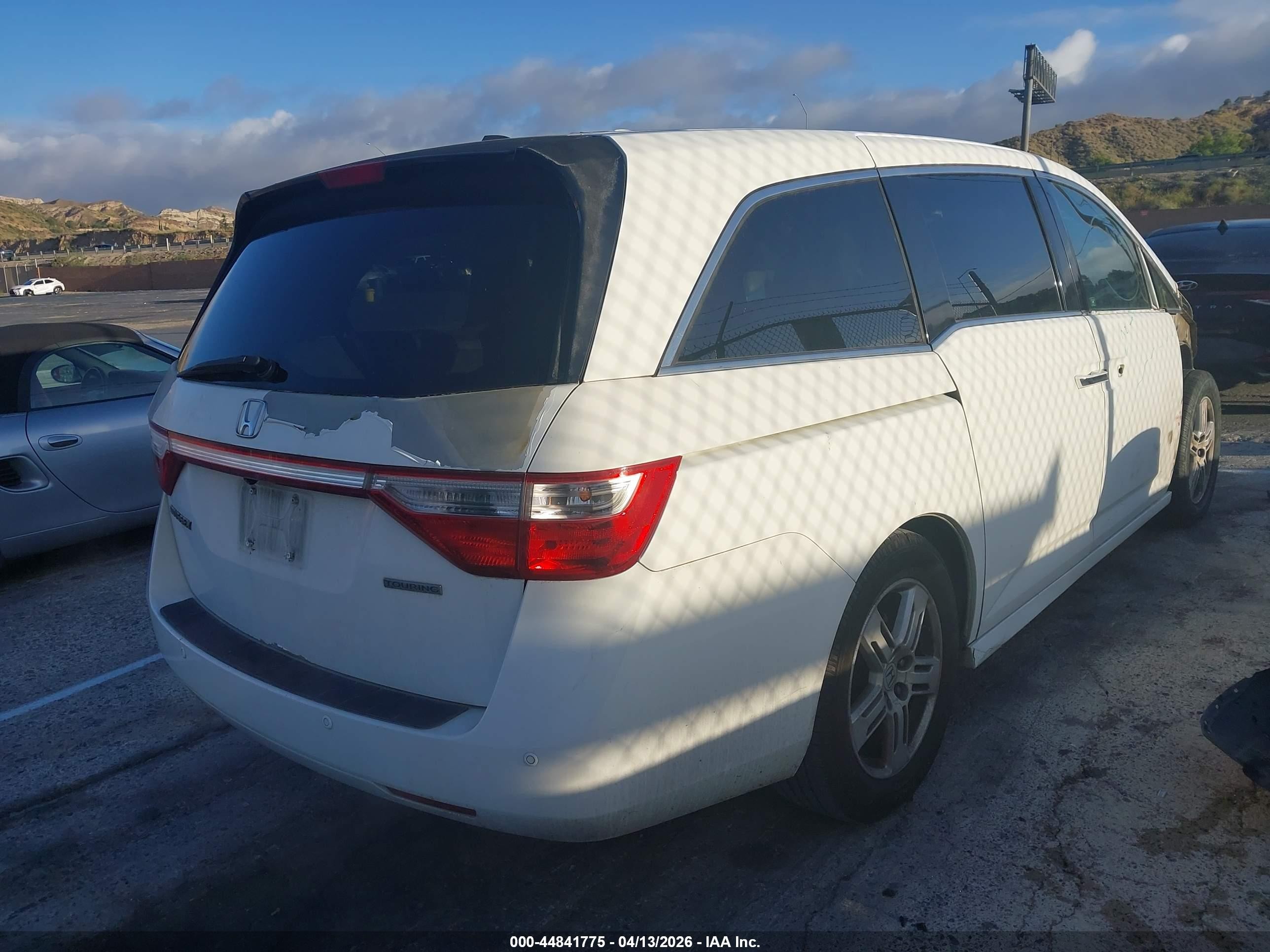 2011 Honda Odyssey Touring/touring Elite Белый vin: 5FNRL5H92BB023542
