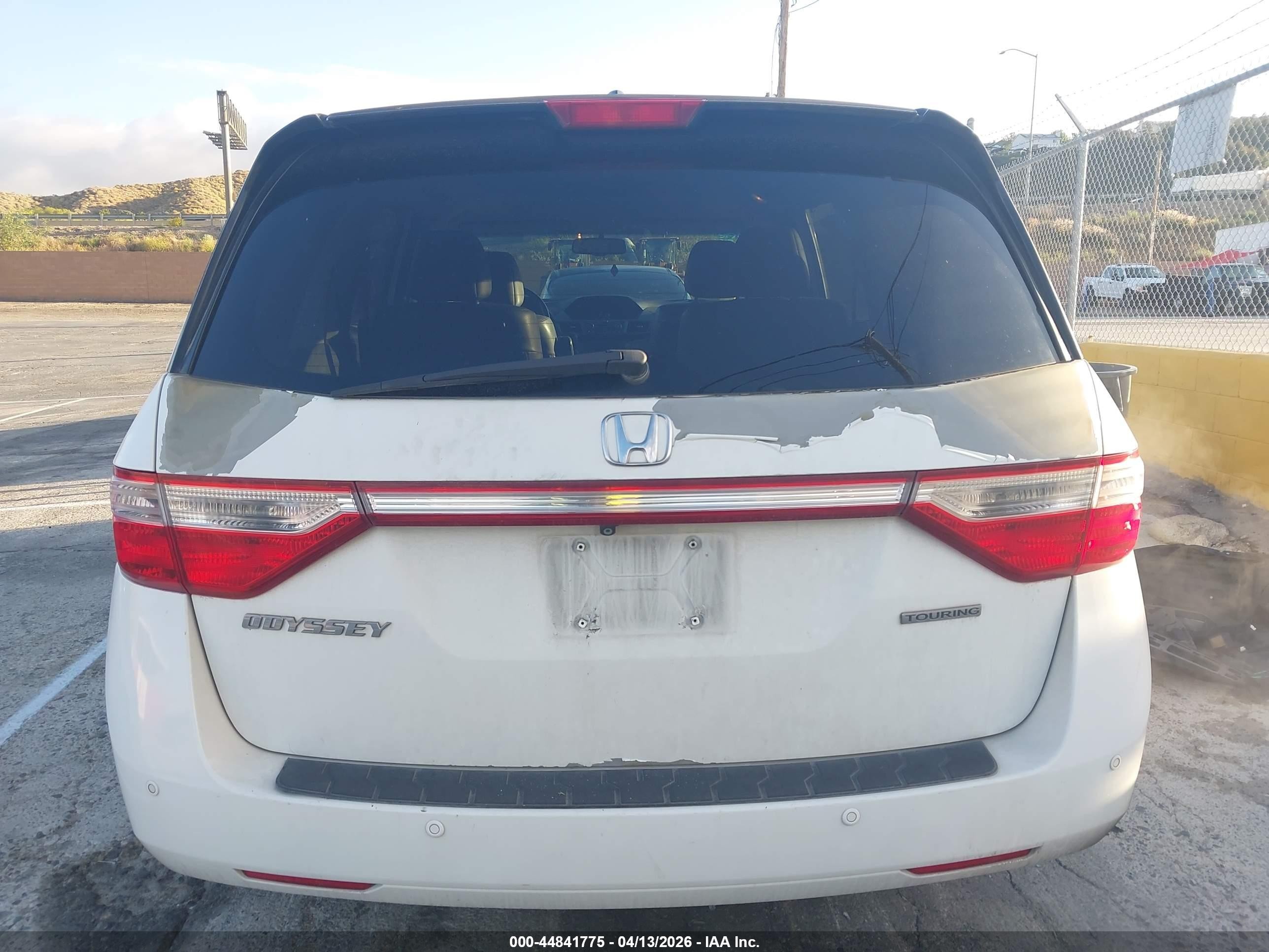 2011 Honda Odyssey Touring/touring Elite Белый vin: 5FNRL5H92BB023542