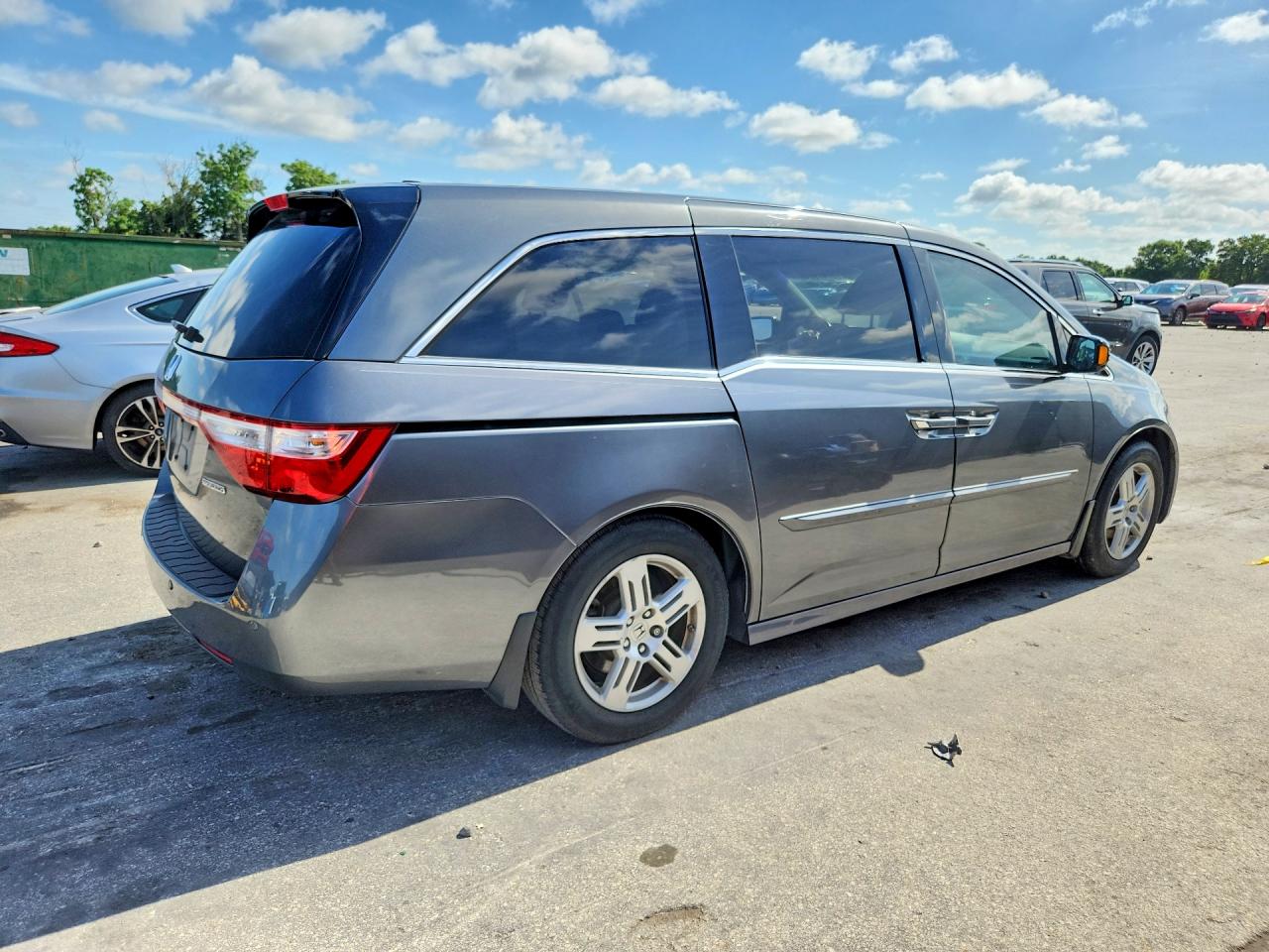 2011 Honda Odyssey Touring Gray vin: 5FNRL5H92BB062227