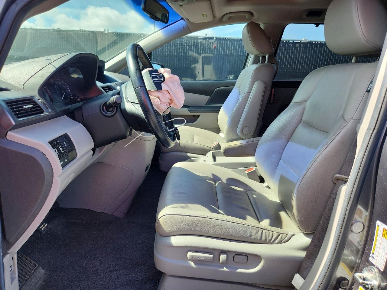 2011 Honda Odyssey Touring Gray vin: 5FNRL5H92BB062227