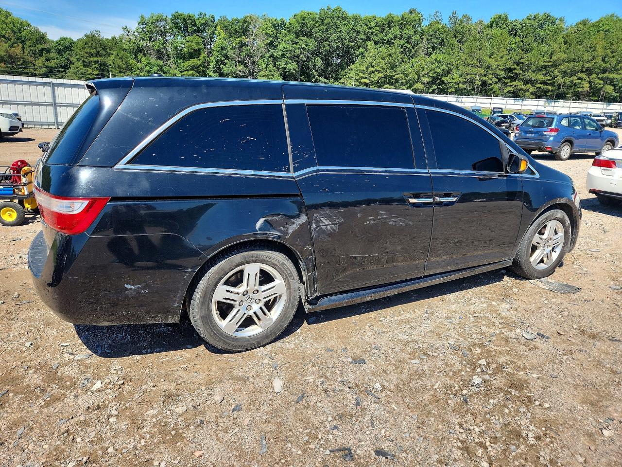 2011 Honda Odyssey Touring Black vin: 5FNRL5H92BB091517