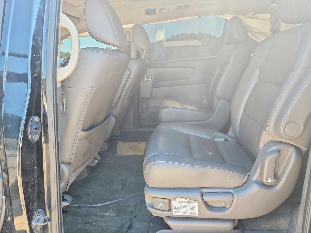 2011 Honda Odyssey Touring Black vin: 5FNRL5H92BB091517