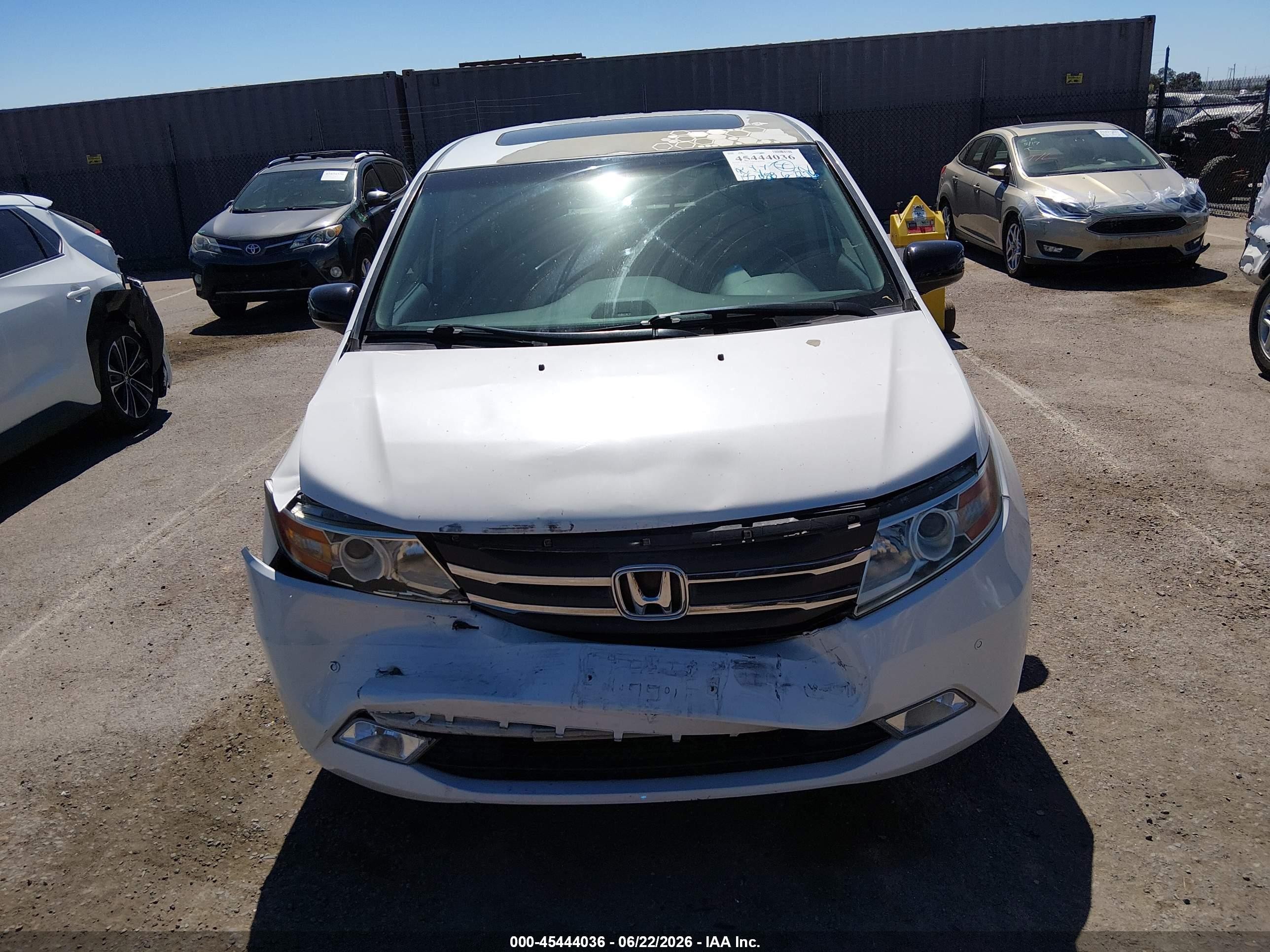 2012 Honda Odyssey Touring/touring Elite White vin: 5FNRL5H92CB010176