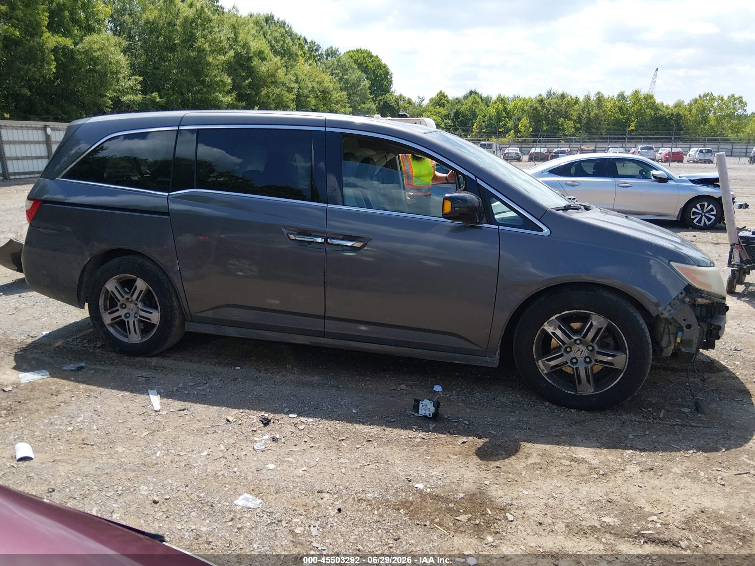 2012 Honda Odyssey Touring/touring Elite Gray vin: 5FNRL5H92CB013935