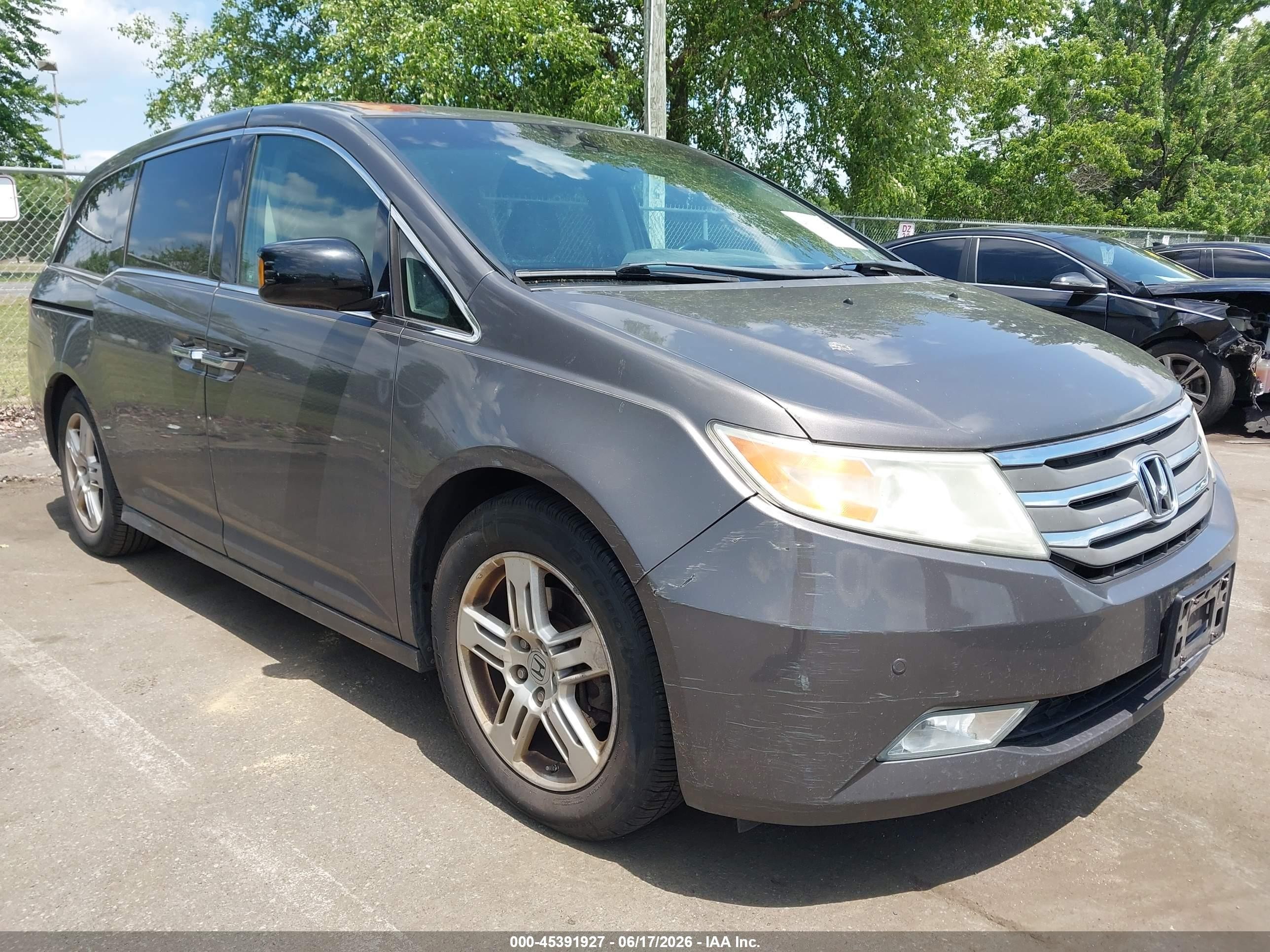 2012 Honda Odyssey Touring/touring Elite Gray vin: 5FNRL5H92CB070233