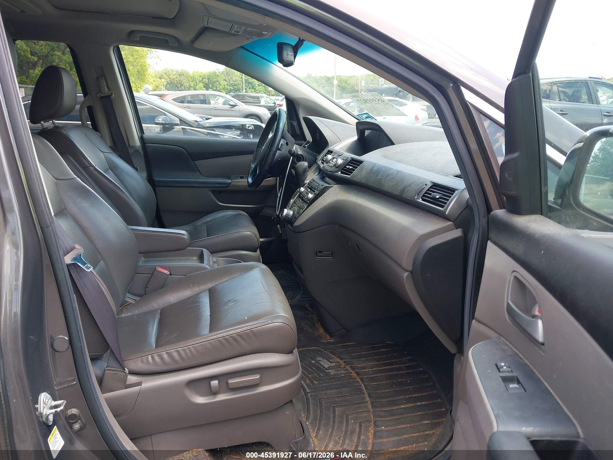2012 Honda Odyssey Touring/touring Elite Gray vin: 5FNRL5H92CB070233