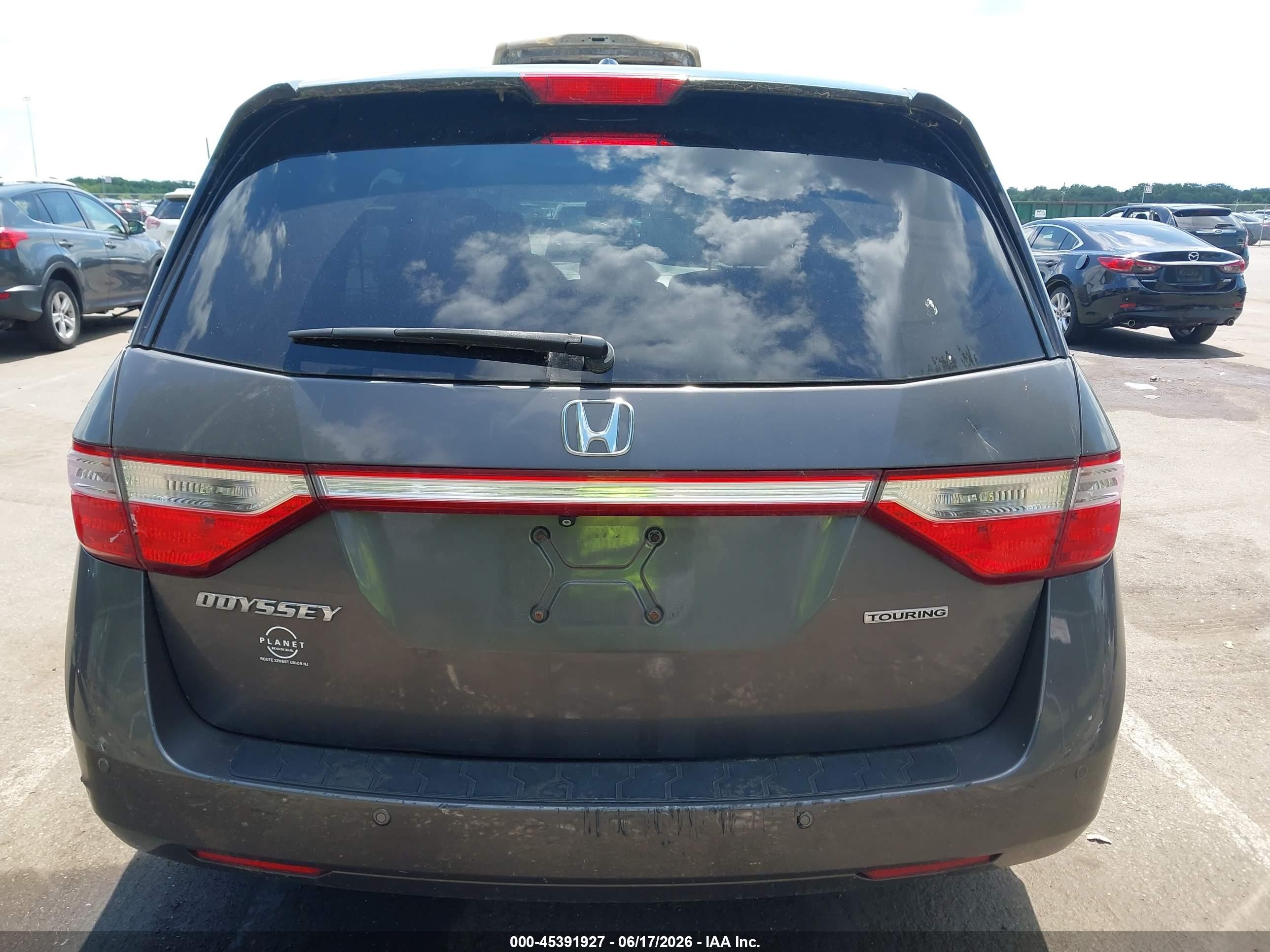 2012 Honda Odyssey Touring/touring Elite Gray vin: 5FNRL5H92CB070233