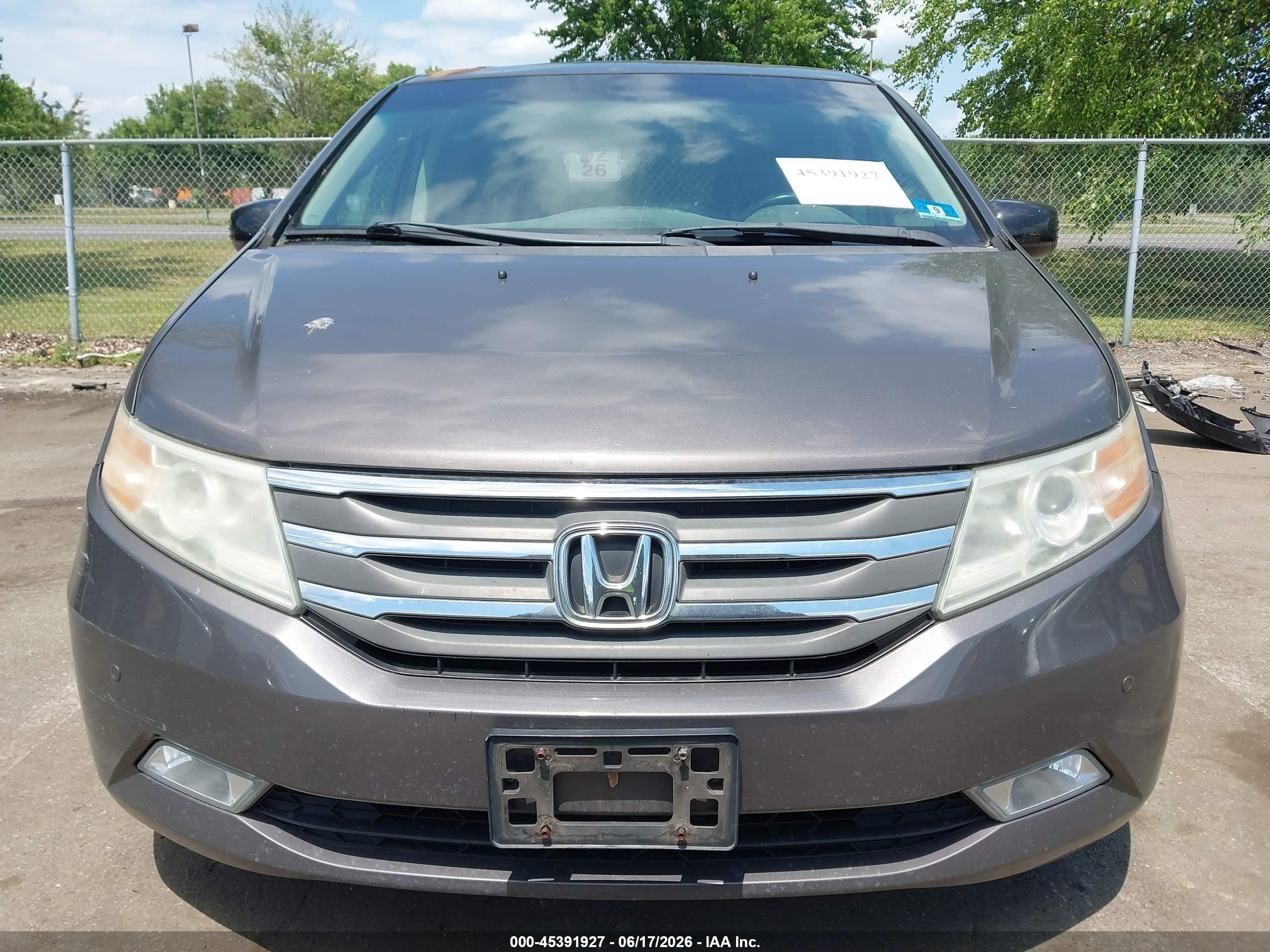 2012 Honda Odyssey Touring/touring Elite Gray vin: 5FNRL5H92CB070233