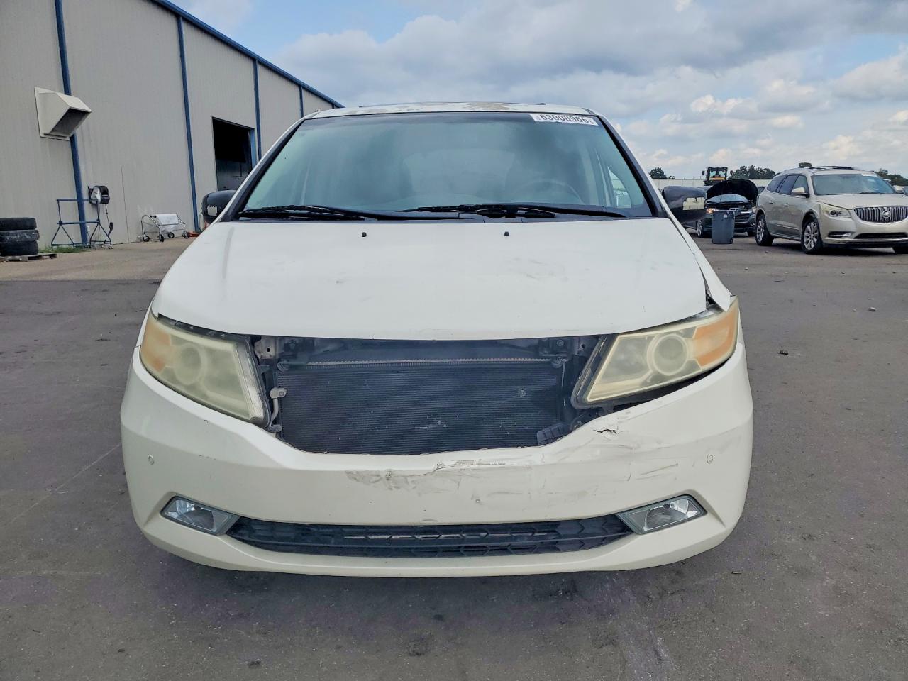 2012 Honda Odyssey Touring White vin: 5FNRL5H92CB090935