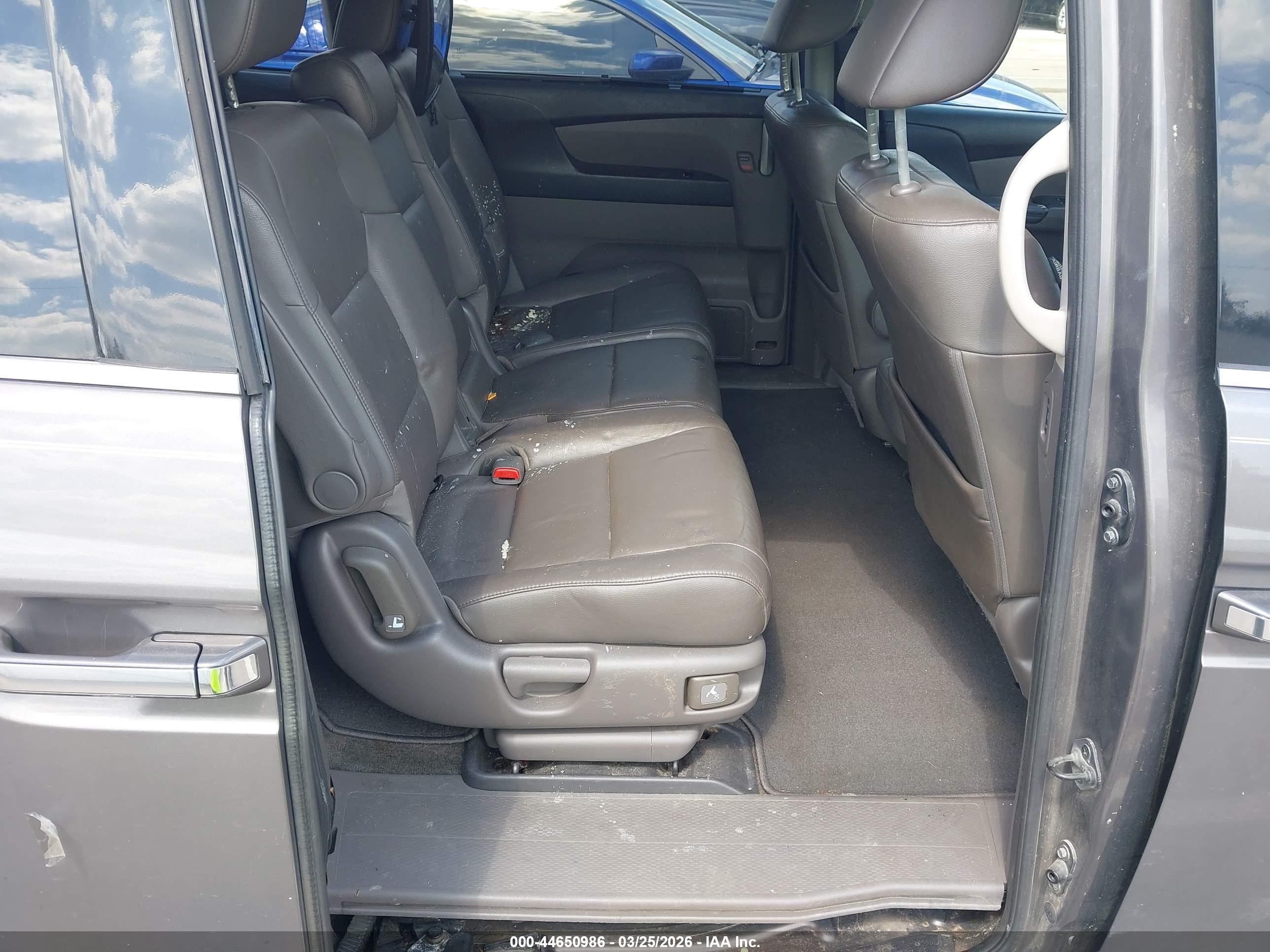 2012 Honda Odyssey Touring/touring Elite Gray vin: 5FNRL5H92CB116854