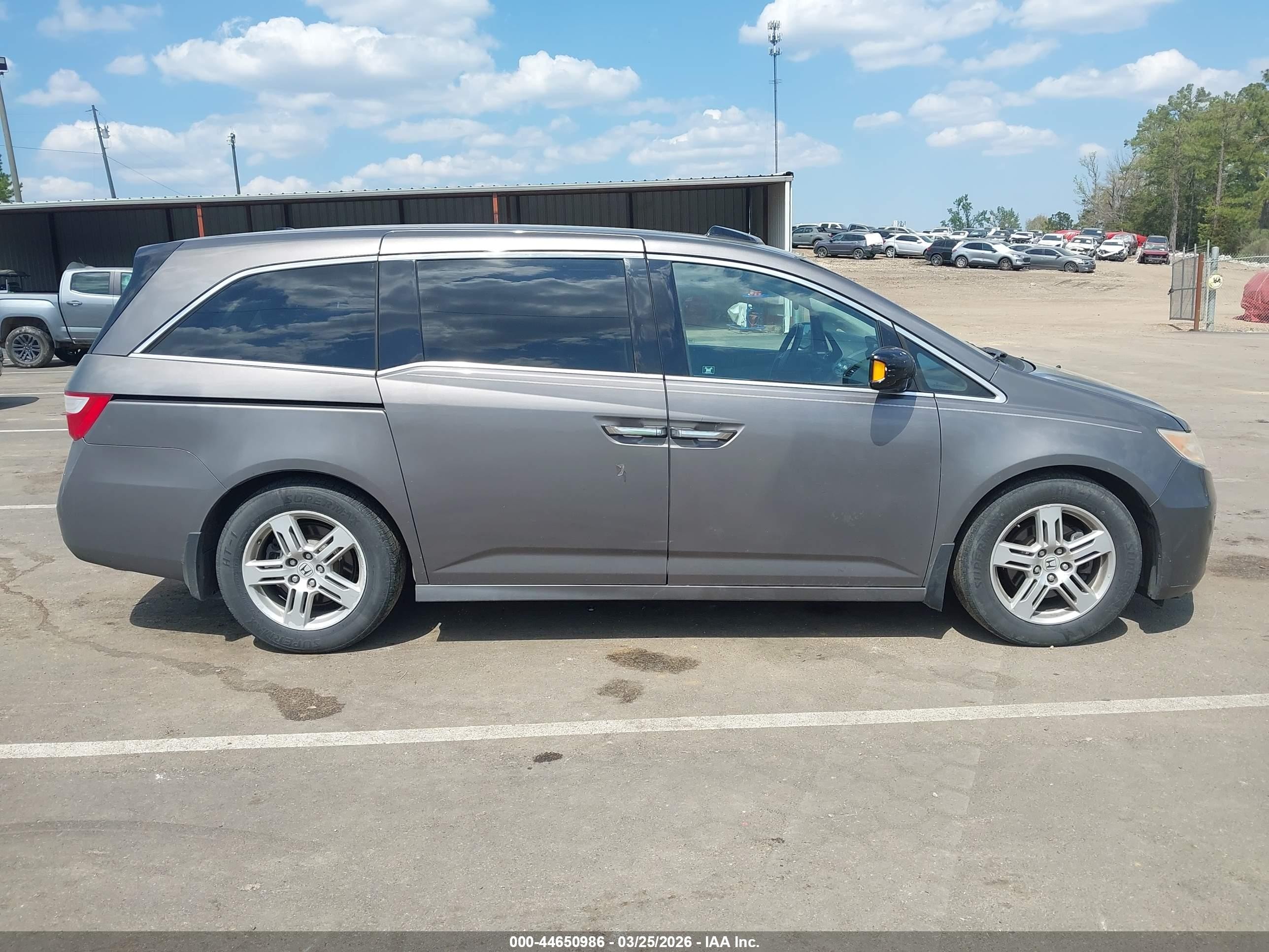 2012 Honda Odyssey Touring/touring Elite Gray vin: 5FNRL5H92CB116854