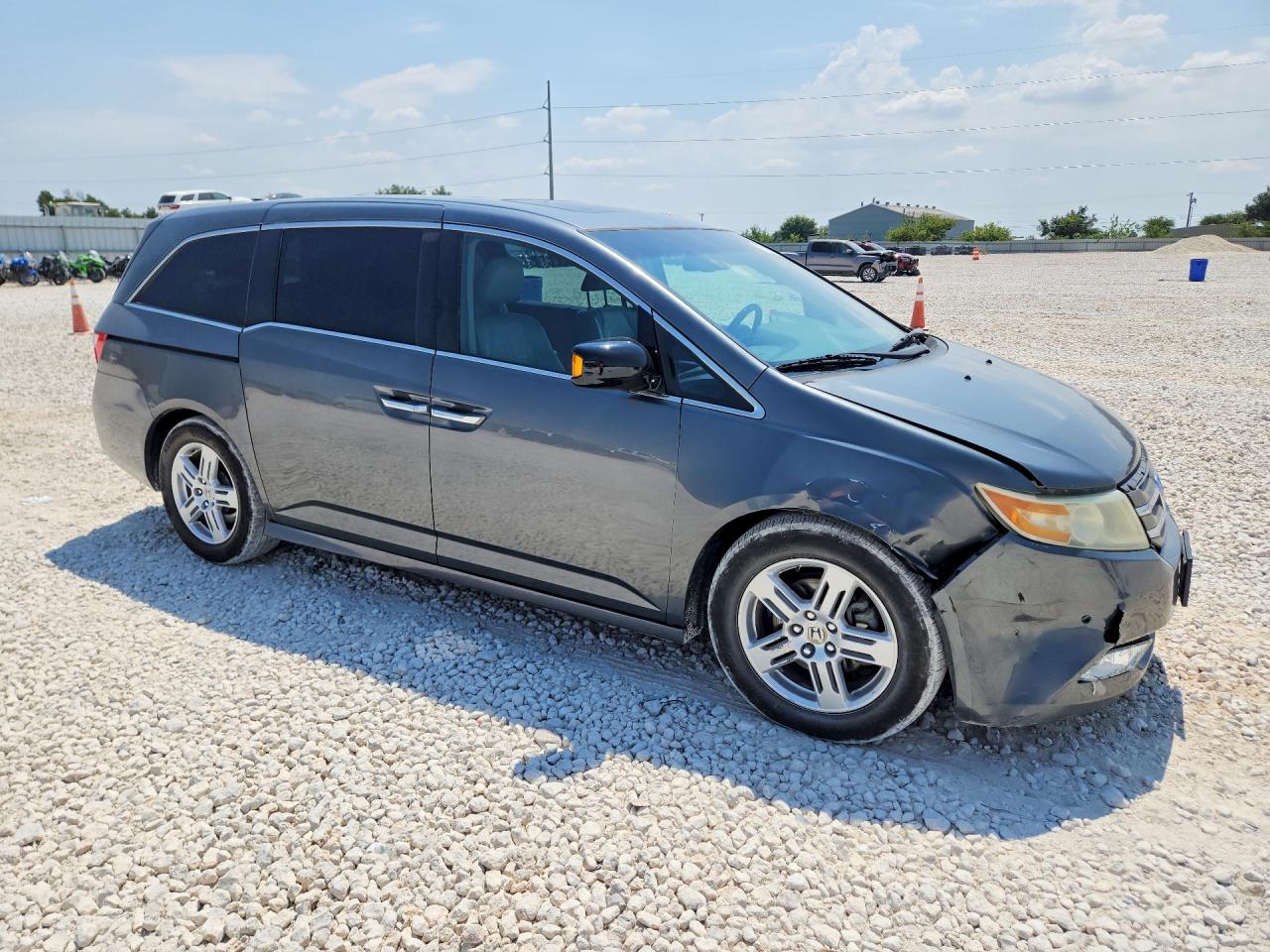 2013 Honda Odyssey Touring Gray vin: 5FNRL5H92DB016545
