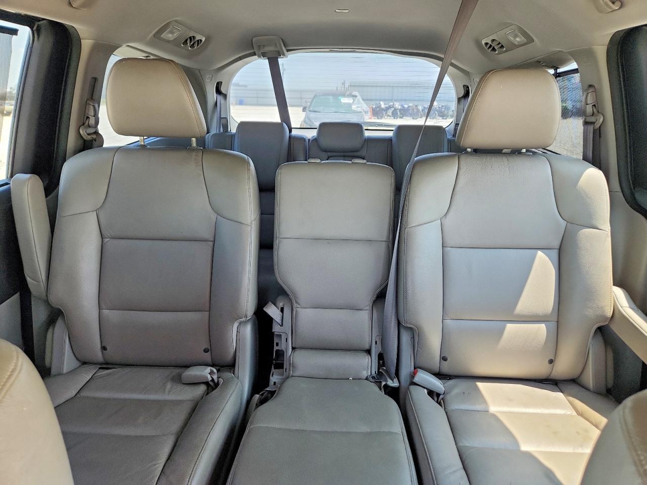 2013 Honda Odyssey Touring Gray vin: 5FNRL5H92DB016545