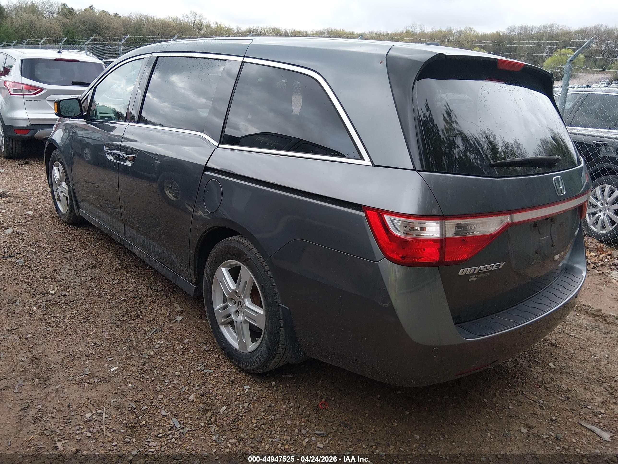 2013 Honda Odyssey Touring/touring Elite Silver vin: 5FNRL5H92DB033944