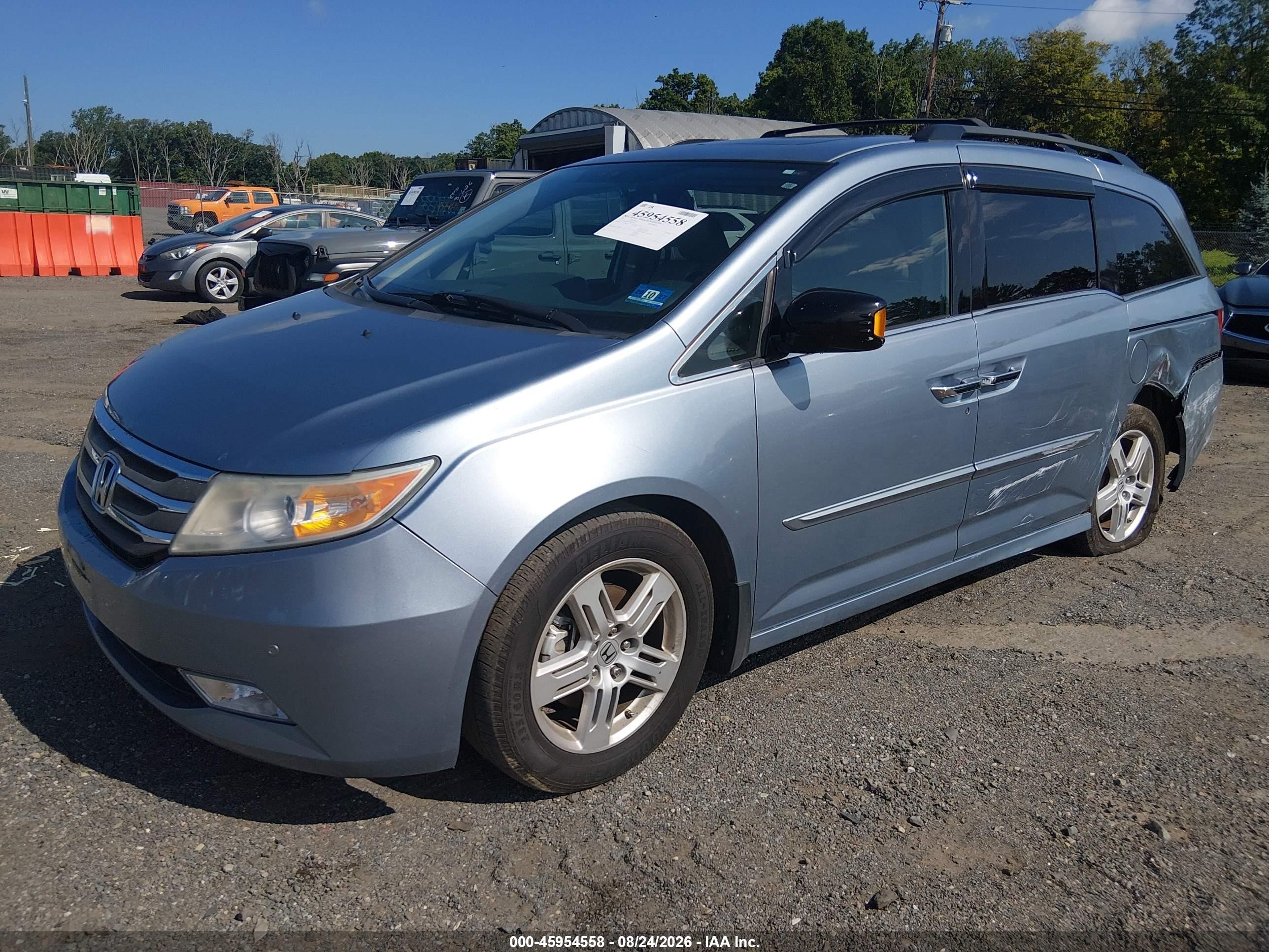 2013 Honda Odyssey Touring/touring Elite Light Blue vin: 5FNRL5H92DB037735