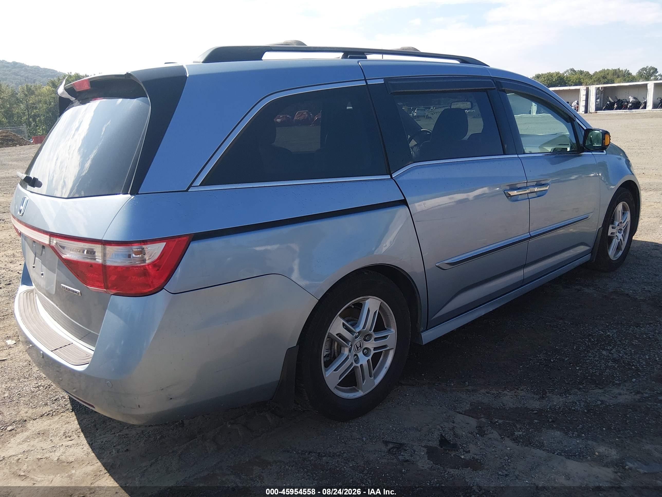 2013 Honda Odyssey Touring/touring Elite Light Blue vin: 5FNRL5H92DB037735