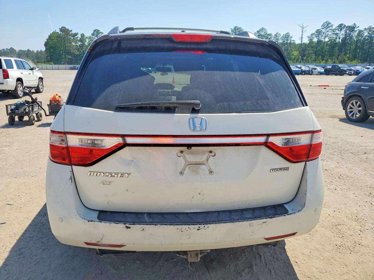 2013 Honda Odyssey Touring White vin: 5FNRL5H92DB060206