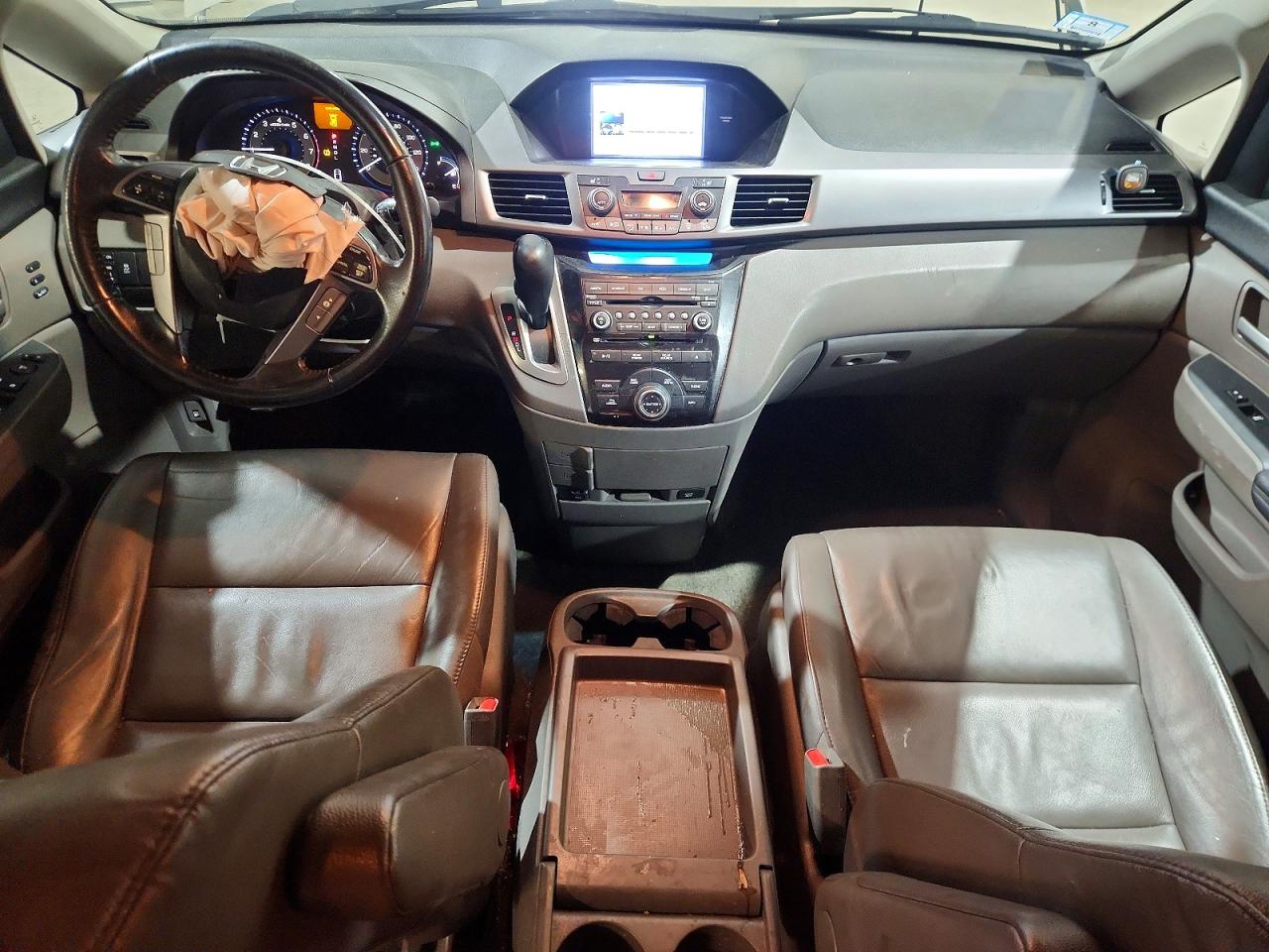 2013 Honda Odyssey Touring White vin: 5FNRL5H92DB077541