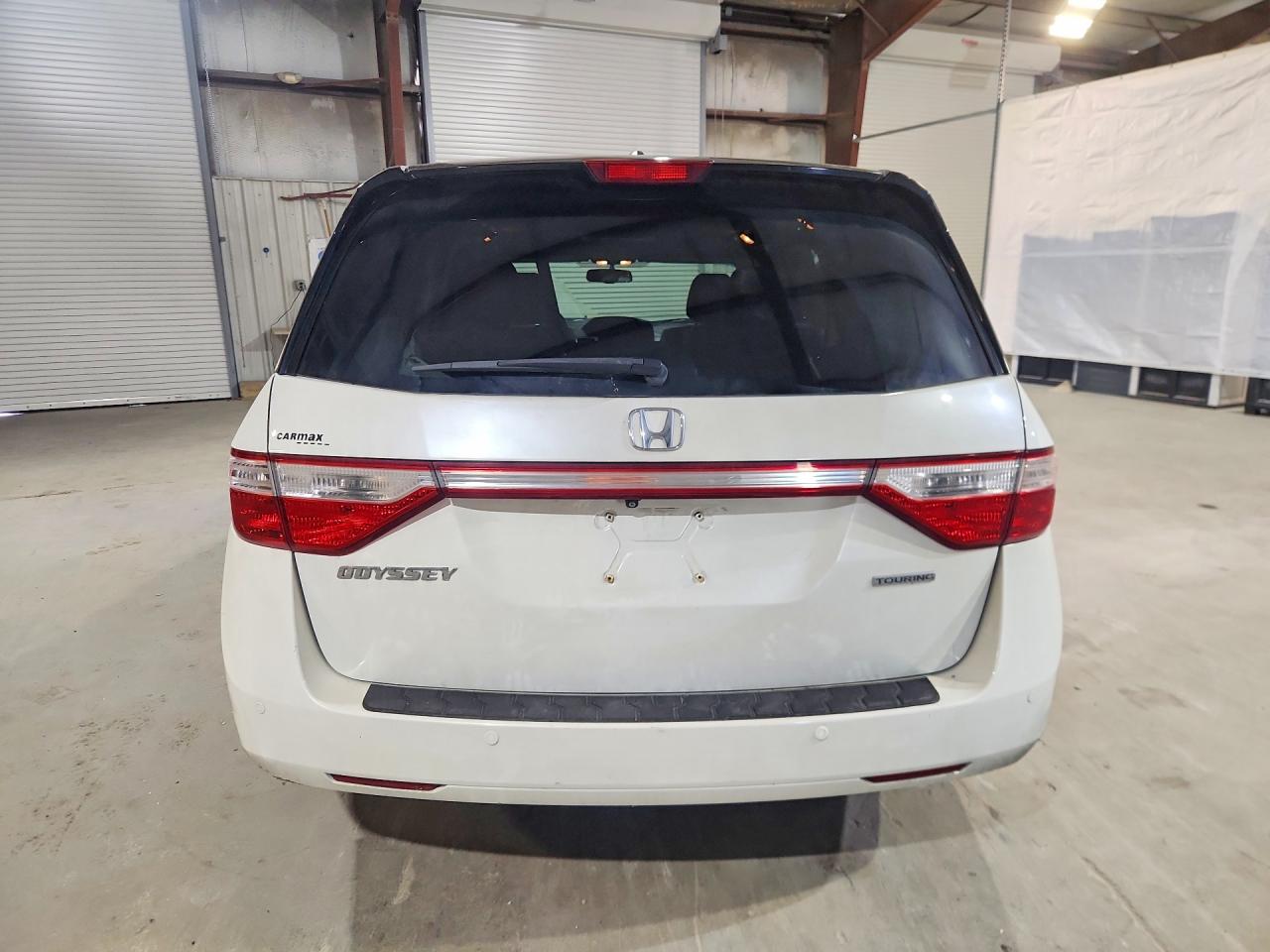 2013 Honda Odyssey Touring White vin: 5FNRL5H92DB077541