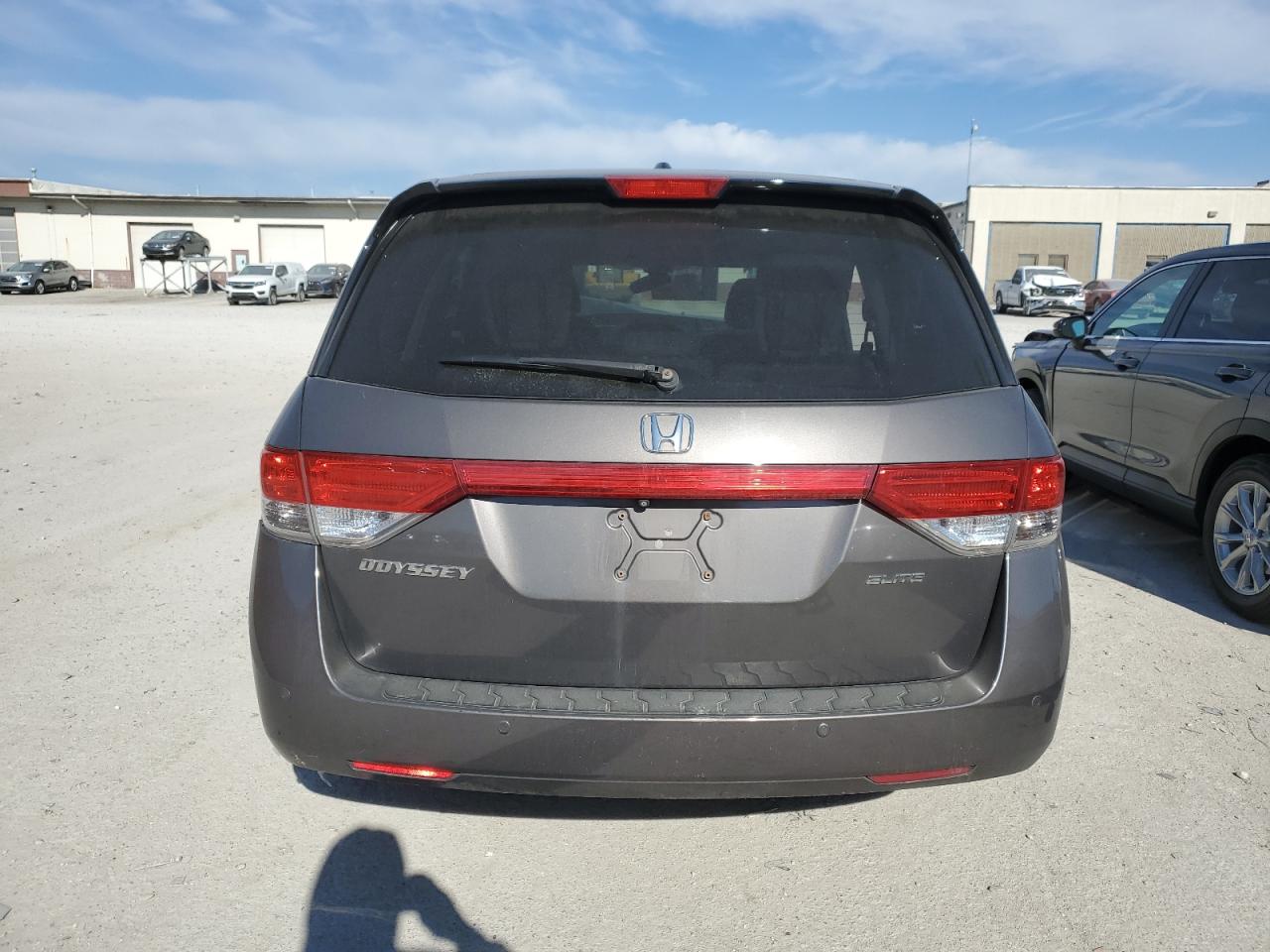 2014 Honda Odyssey Touring Gray vin: 5FNRL5H92EB003943