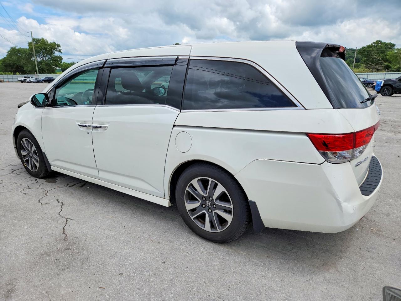2014 Honda Odyssey Touring White vin: 5FNRL5H92EB039132