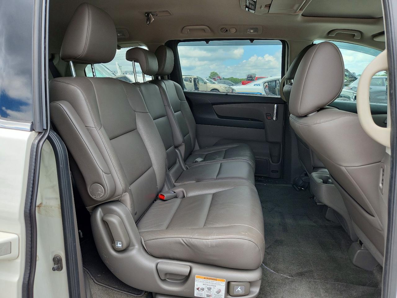 2014 Honda Odyssey Touring White vin: 5FNRL5H92EB039132