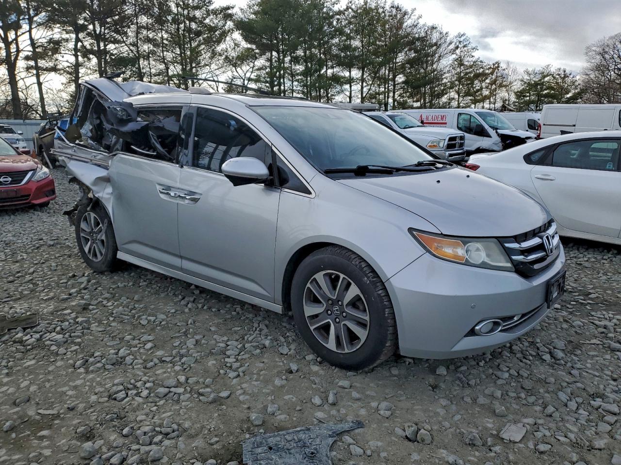 2014 Honda Odyssey Touring Silver vin: 5FNRL5H92EB066170