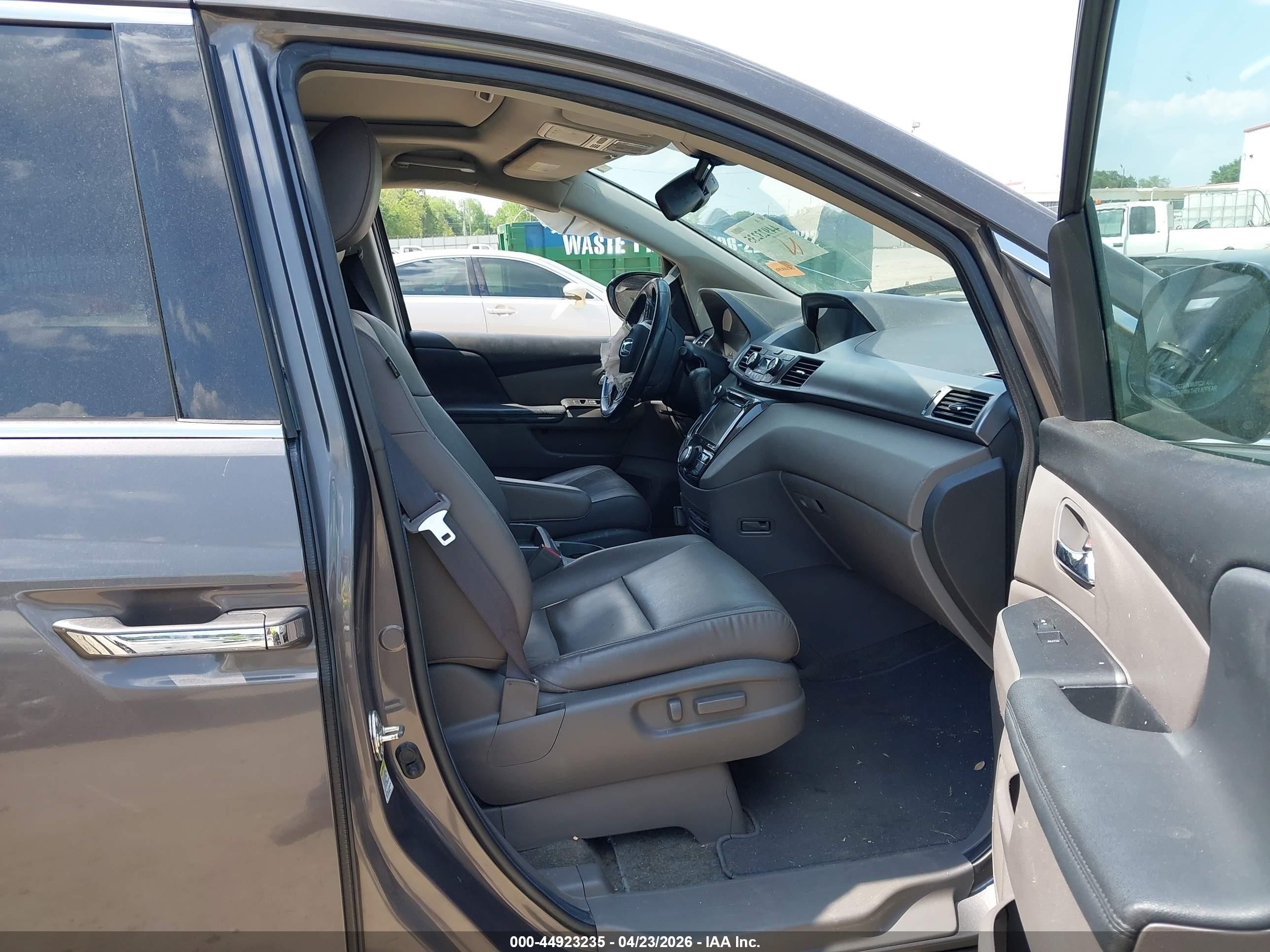 2014 Honda Odyssey Touring/touring Elite Gray vin: 5FNRL5H92EB097516