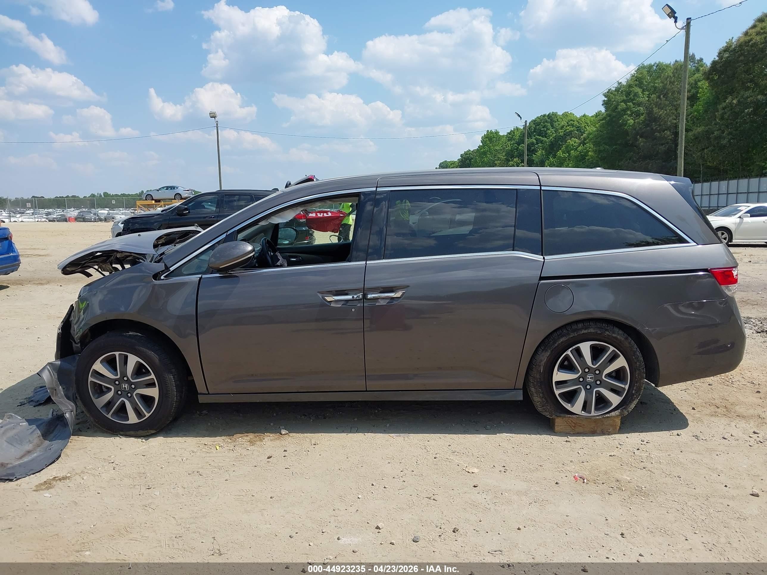 2014 Honda Odyssey Touring/touring Elite Gray vin: 5FNRL5H92EB097516