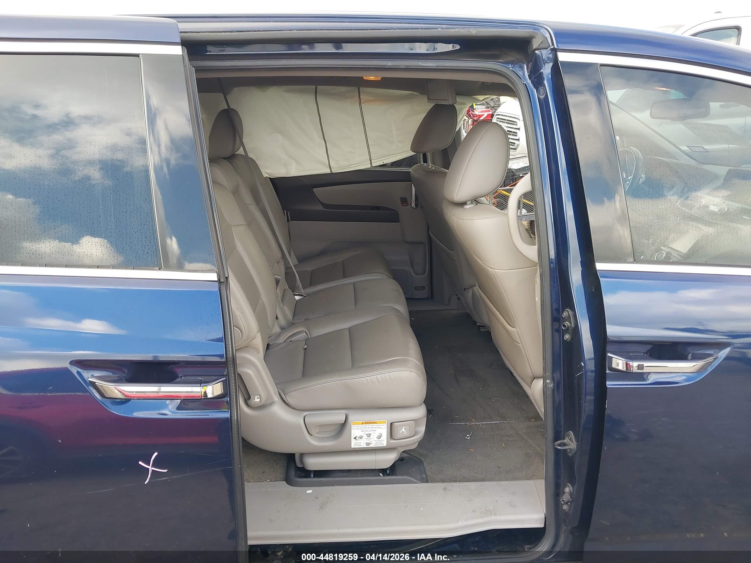 2015 Honda Odyssey Touring/touring Elite Blue vin: 5FNRL5H92FB028150