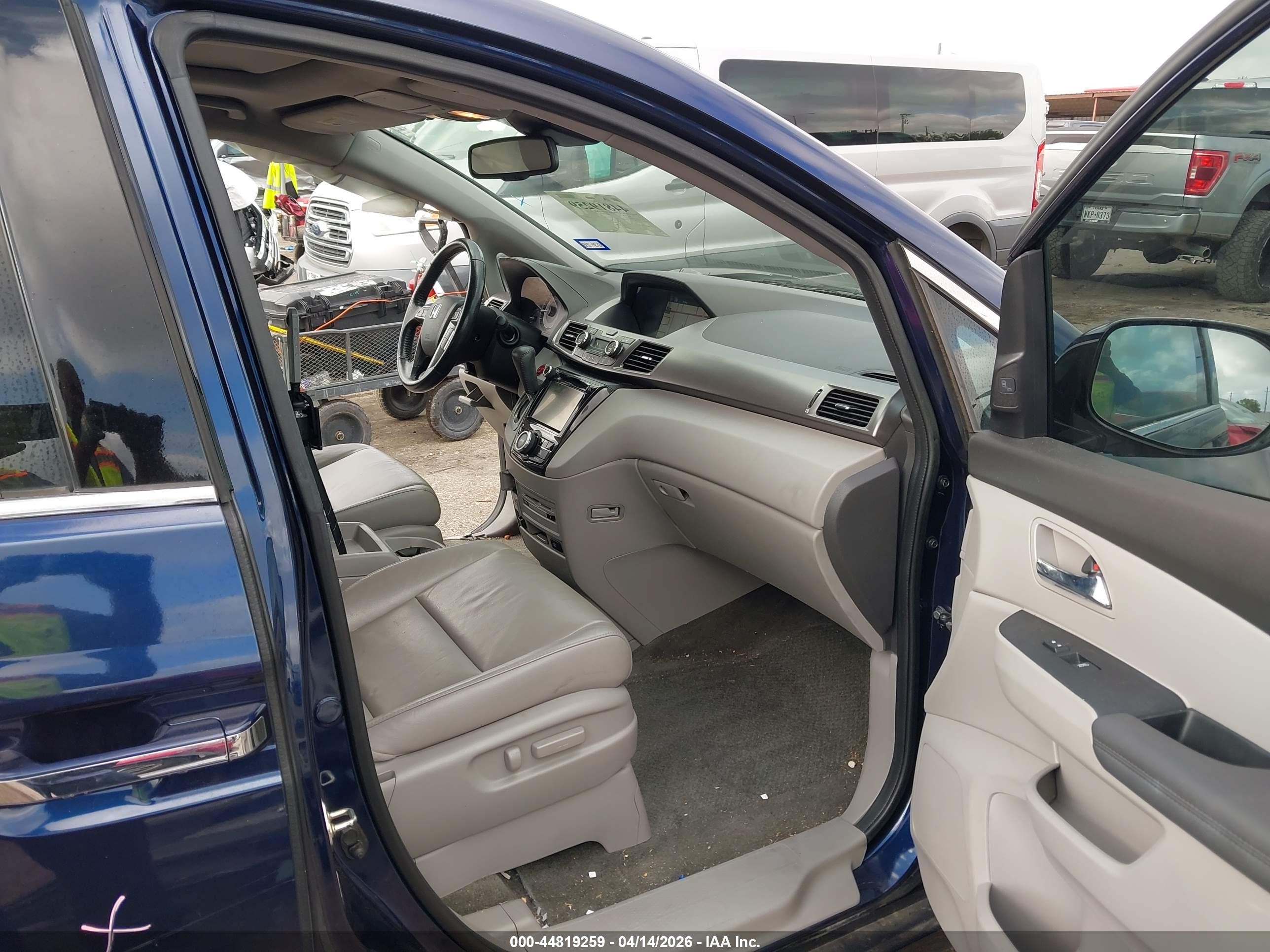 2015 Honda Odyssey Touring/touring Elite Blue vin: 5FNRL5H92FB028150